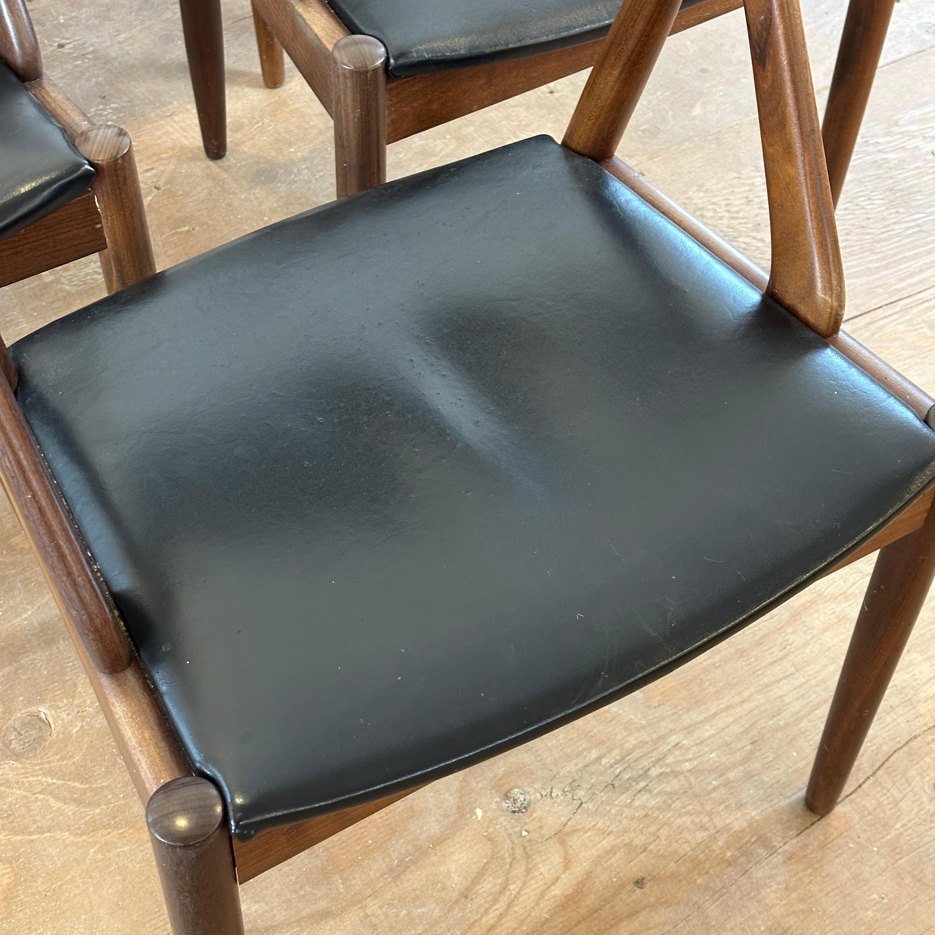 Set of 6 Model 31 Dining Chairs by Kai Kristiansen 9