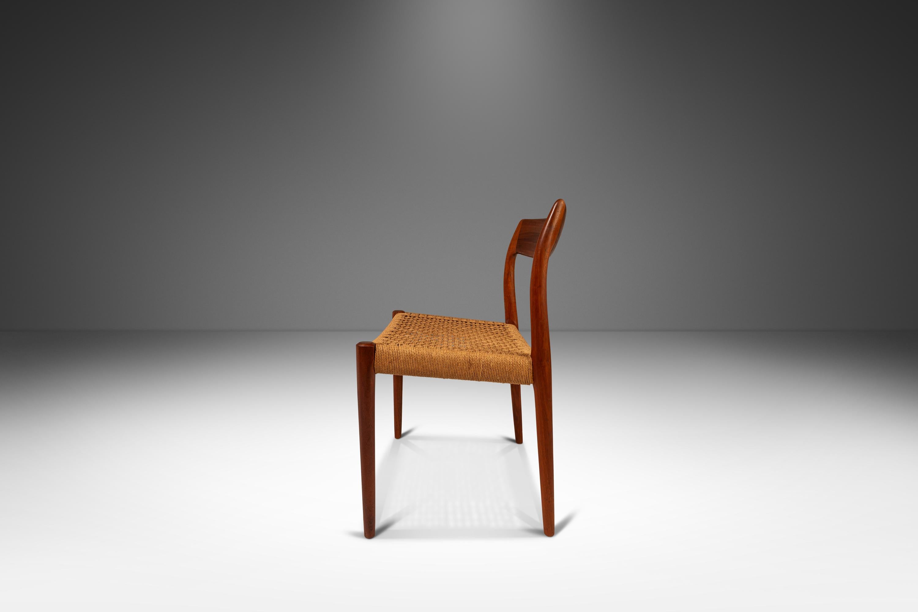 Ensemble de 6 modèles 77 par Niels O. Møller pour JL Møllers Møbelfabrik, Danemark, années 1960 Bon état - En vente à Deland, FL
