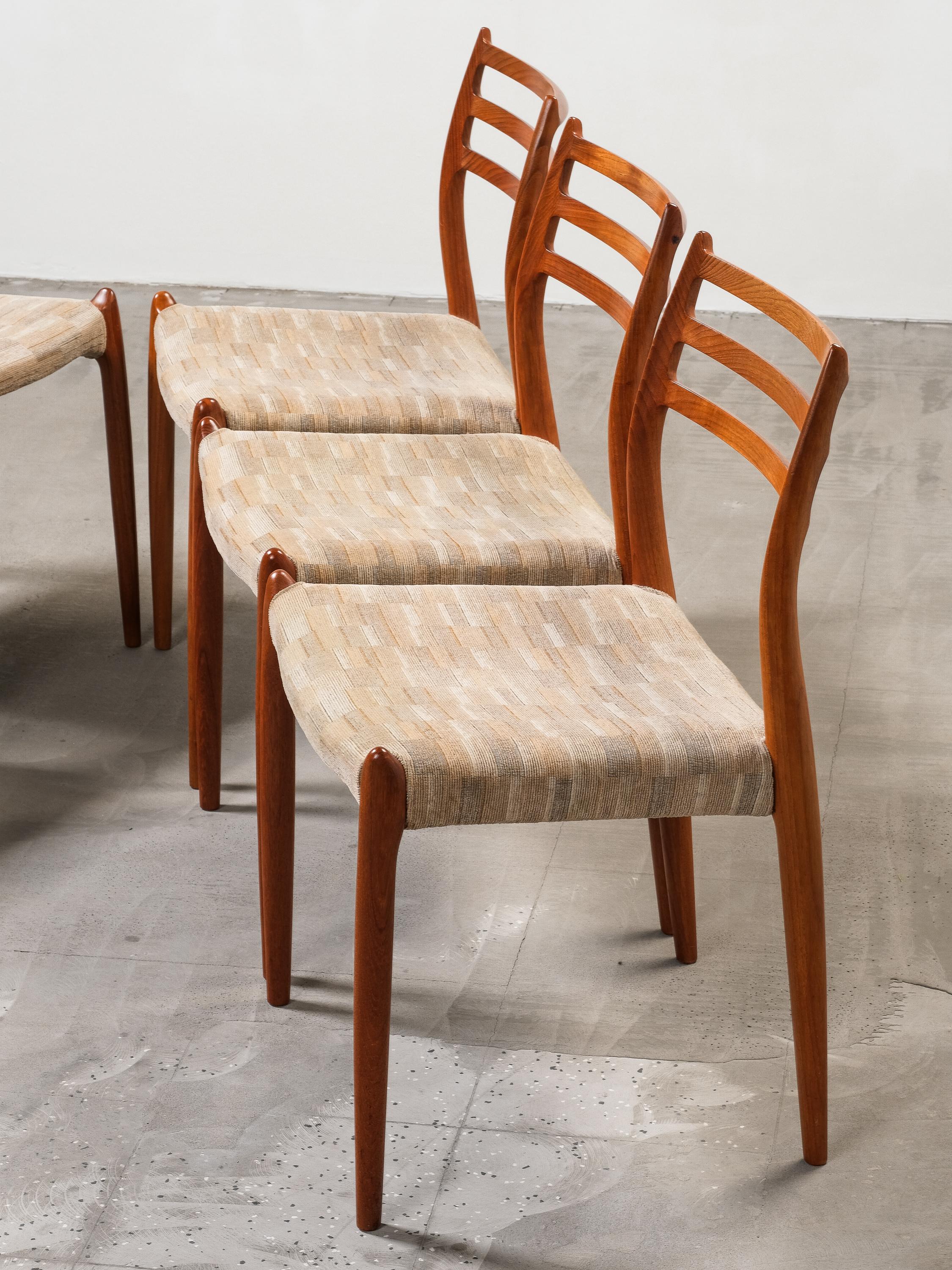 Tessuto Set di 6 sedie da pranzo in teak Model 78 di Niels O. Møller, Danimarca, anni '60 in vendita