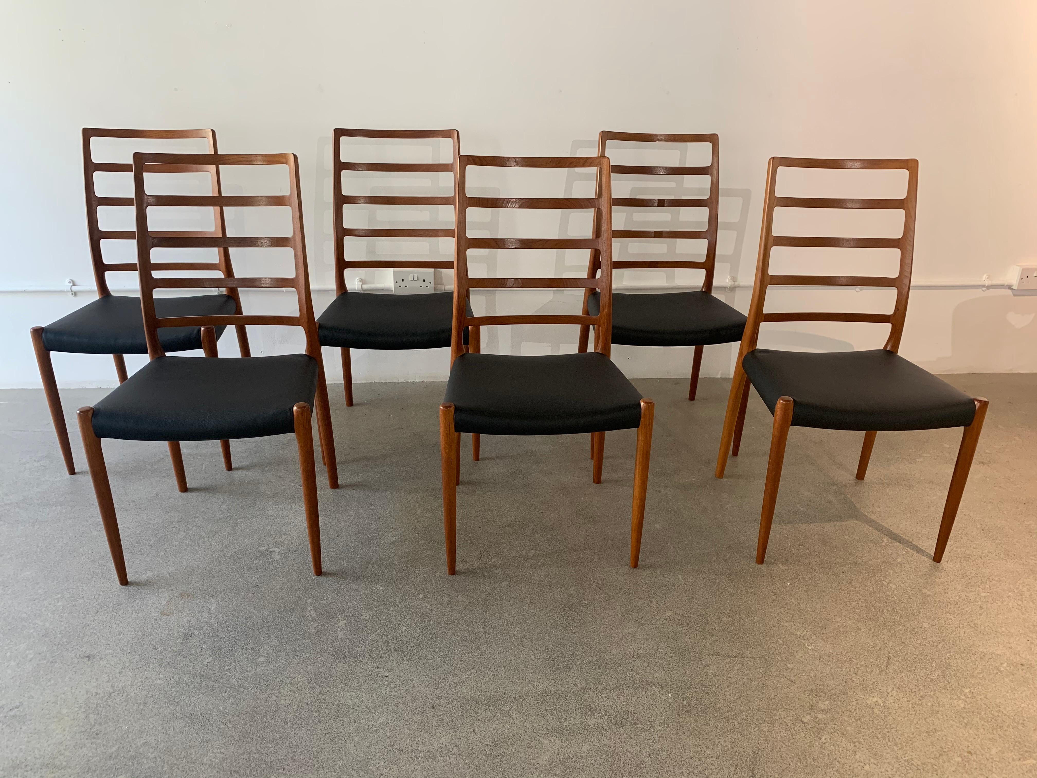 Set of 6 Model 82 Teak and Leather Ladder Back Dining Chairs by Niels O. Møller In Good Condition In London, GB