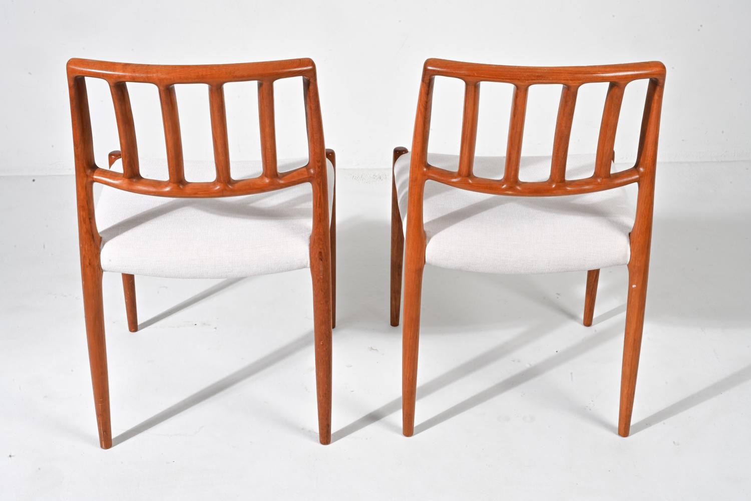 Ensemble de 6 chaises de salle à manger modèle 83 en teck et tissu ; Niels Otto Møller, Danemark en vente 3