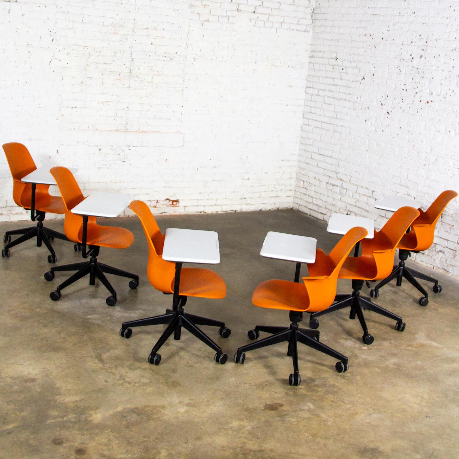 Set of 6 Modern Steelcase Orange Node Task Chairs w/Work Surface & 5 Prong Base For Sale 4