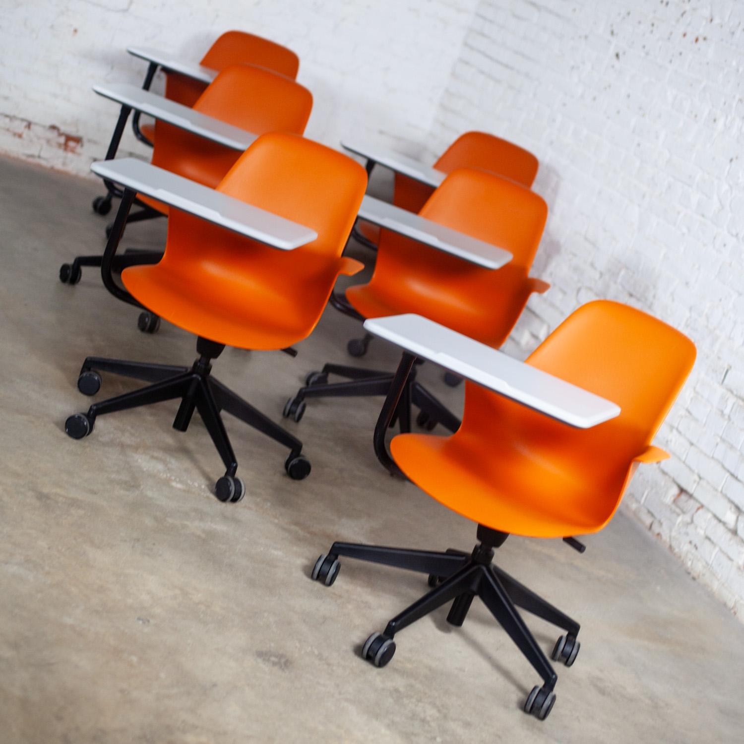 Set of 6 Modern Steelcase Orange Node Task Chairs w/Work Surface & 5 Prong Base In Good Condition For Sale In Topeka, KS