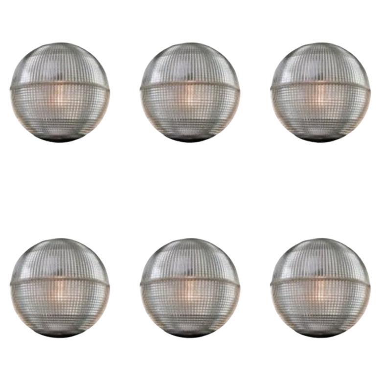 Ensemble de 6 lampes suspendues Ball and Ball modernistes en verre Holophane, France, années 1970
