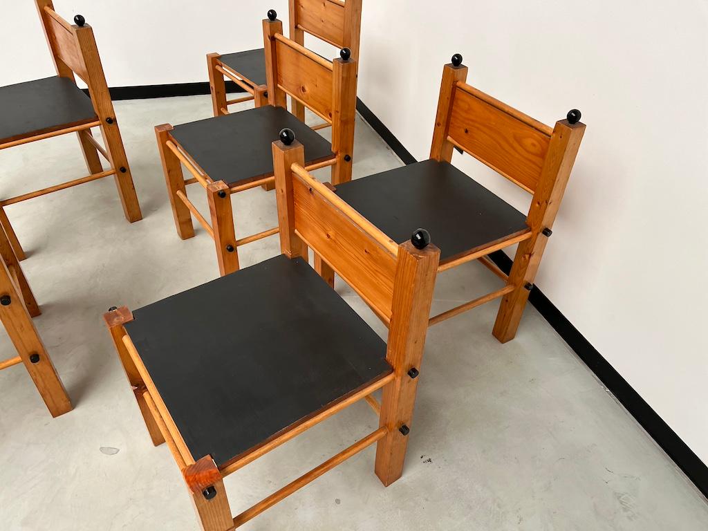  Set of 6 modernist french pine chairs, 1970's For Sale 1
