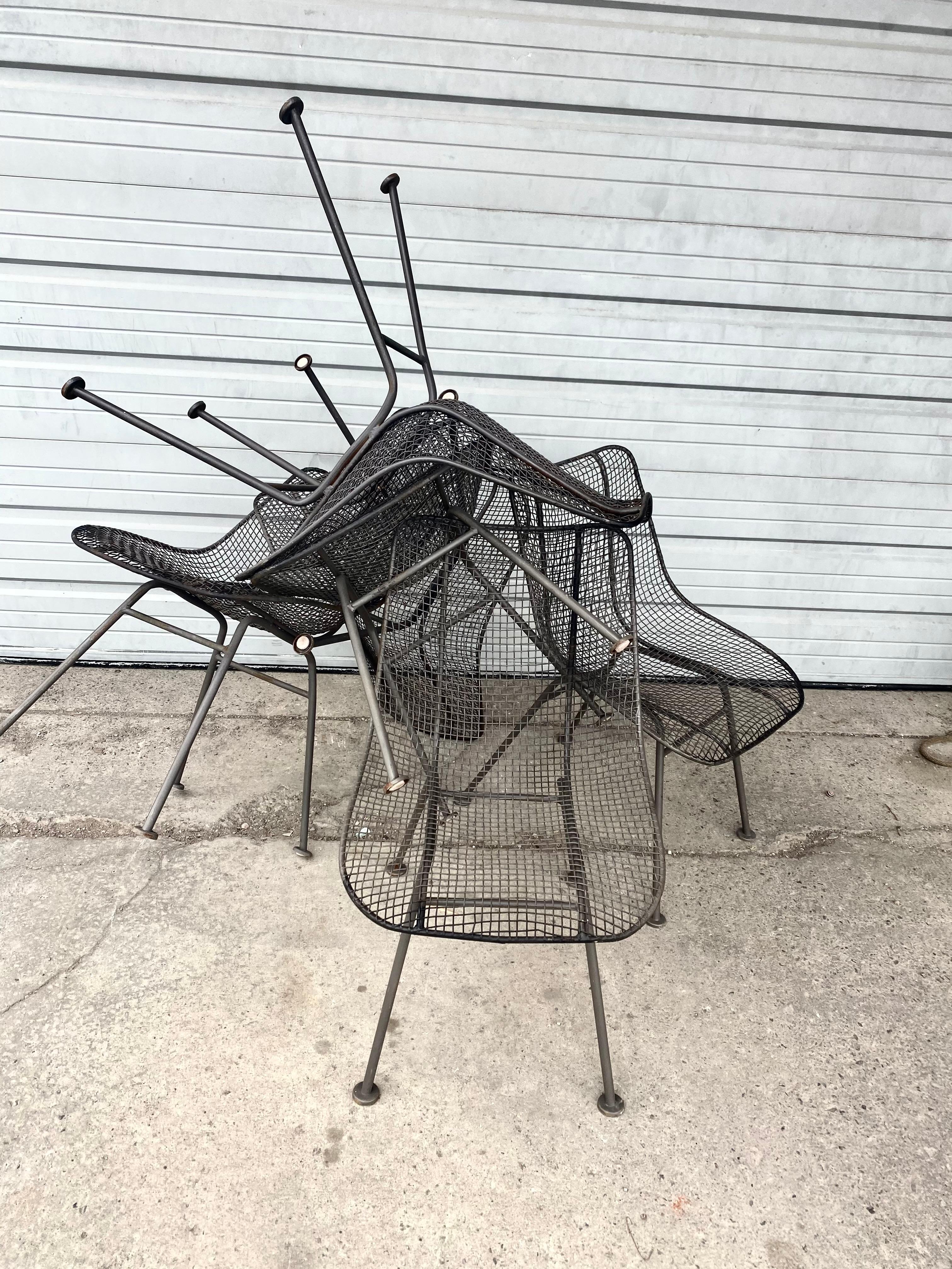 Satz von 6 modernistischen Russell Woodard-Skulpturen-Beistellstühlen für den Außenbereich (Metall) im Angebot