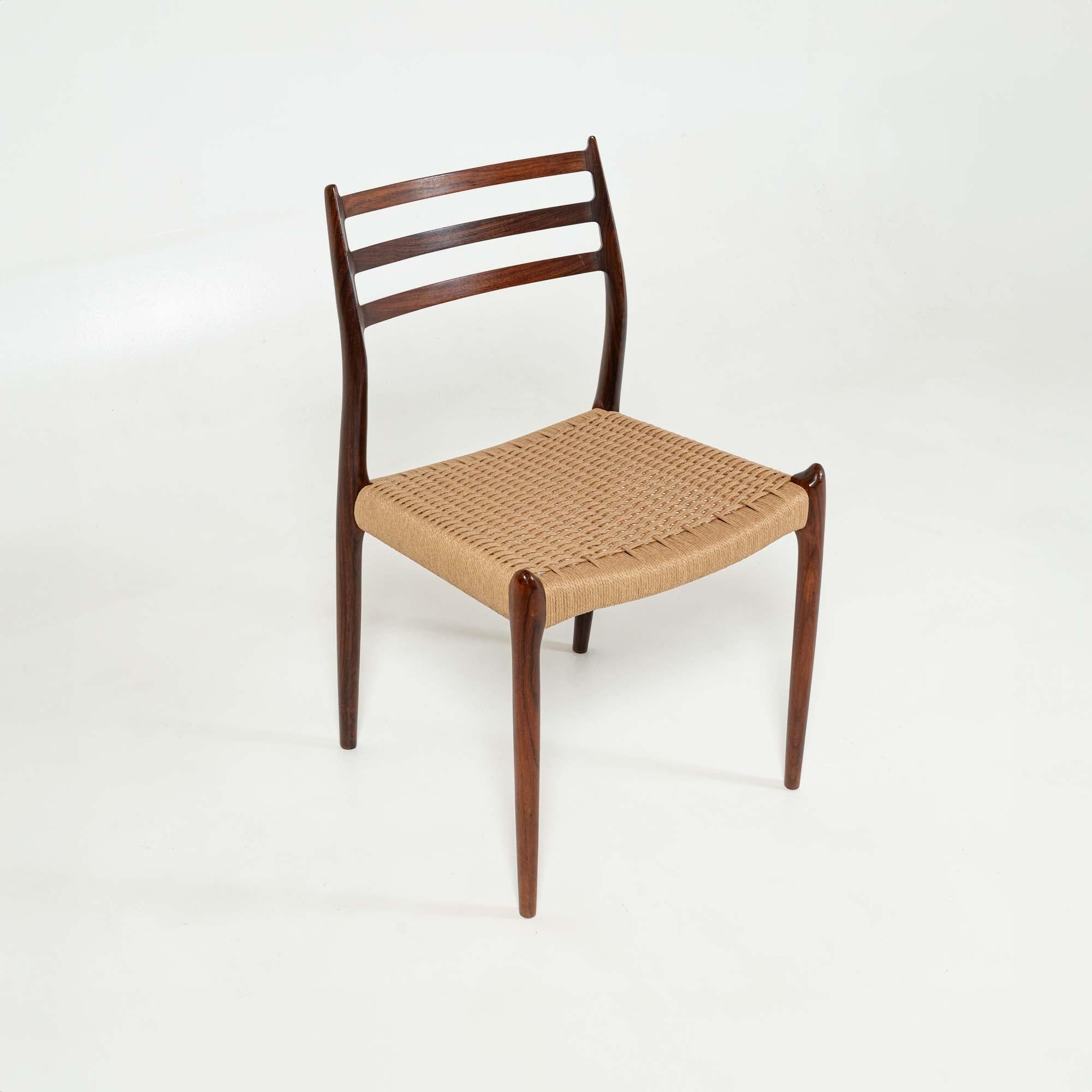 Set di 6 sedie da pranzo Moller modello 78 e 62 in legno di palissandro e cartapesta in vendita 5