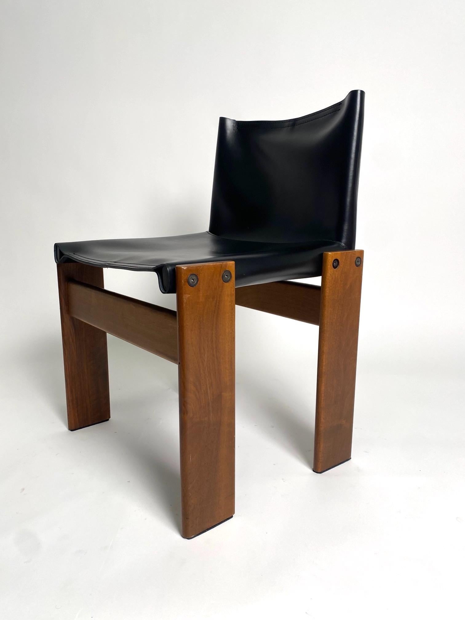 Mid-Century moderno Set di  6 Sedie in pelle Monk di Afra & Tobia Scarpa per Molteni, Italia 1974 in vendita
