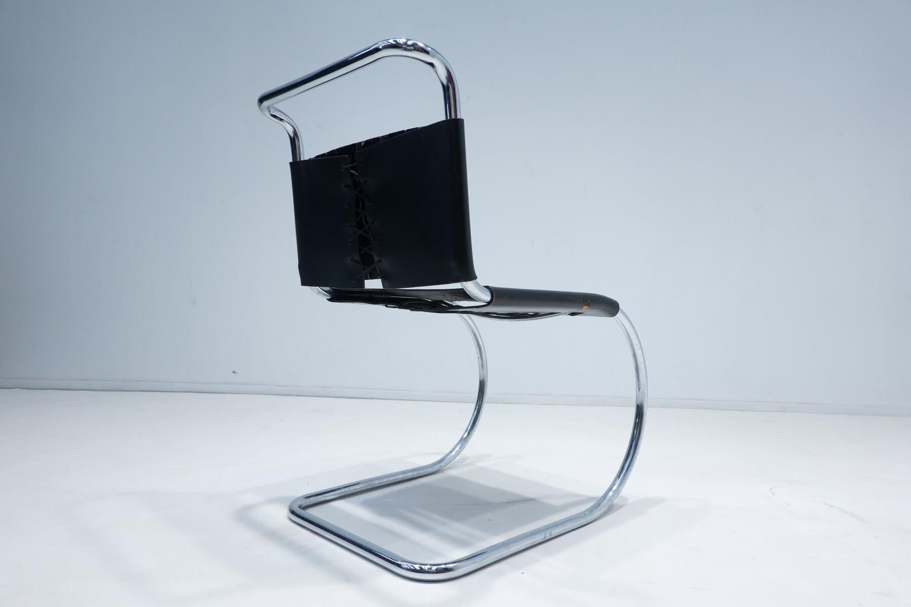 Italian Set of 6 MR10 Chairs by Mies van der Rohe, Knoll International, Black Leather