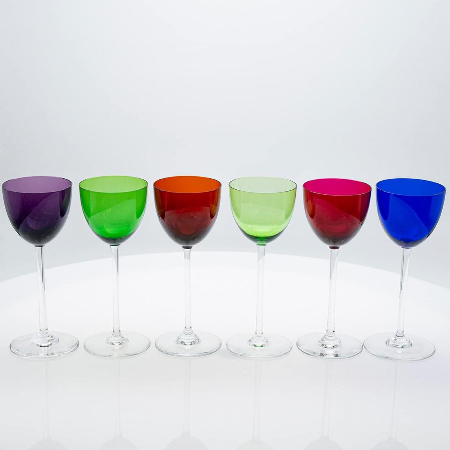 Satz von 6 mehrfarbigen Baccarat Kristall Weingläsern Perfection, Frankreich (Mitte des 20. Jahrhunderts) im Angebot