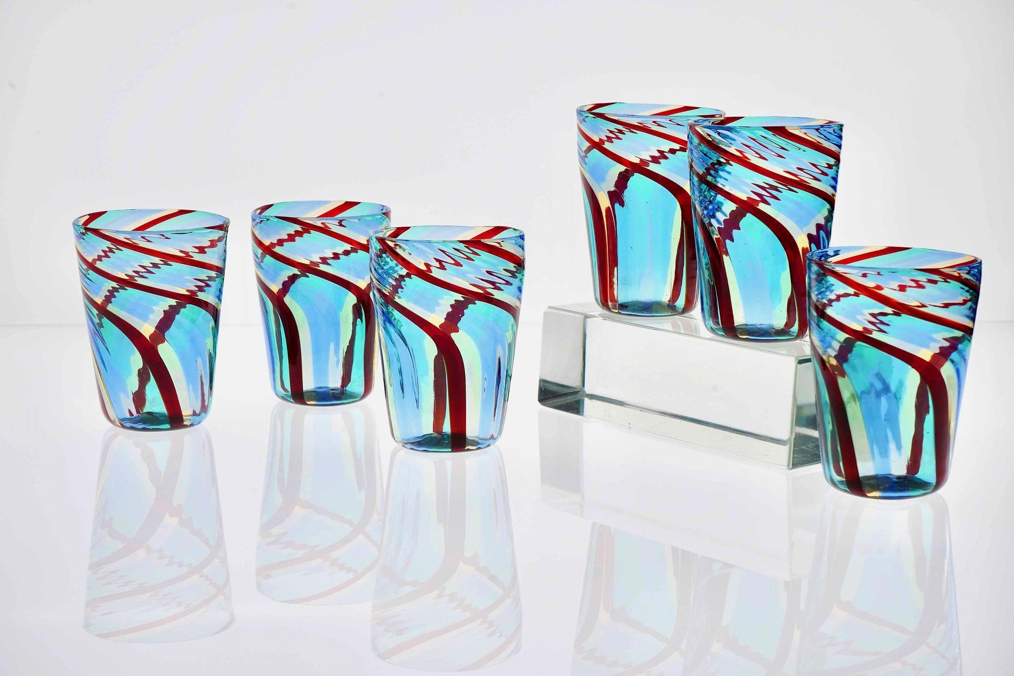Set di 6 bicchieri in vetro artistico di Murano, Mezzo Ritorto, tonalità di blu e rosso, firmato In condizioni ottime in vendita a Tavarnelle val di Pesa, Florence