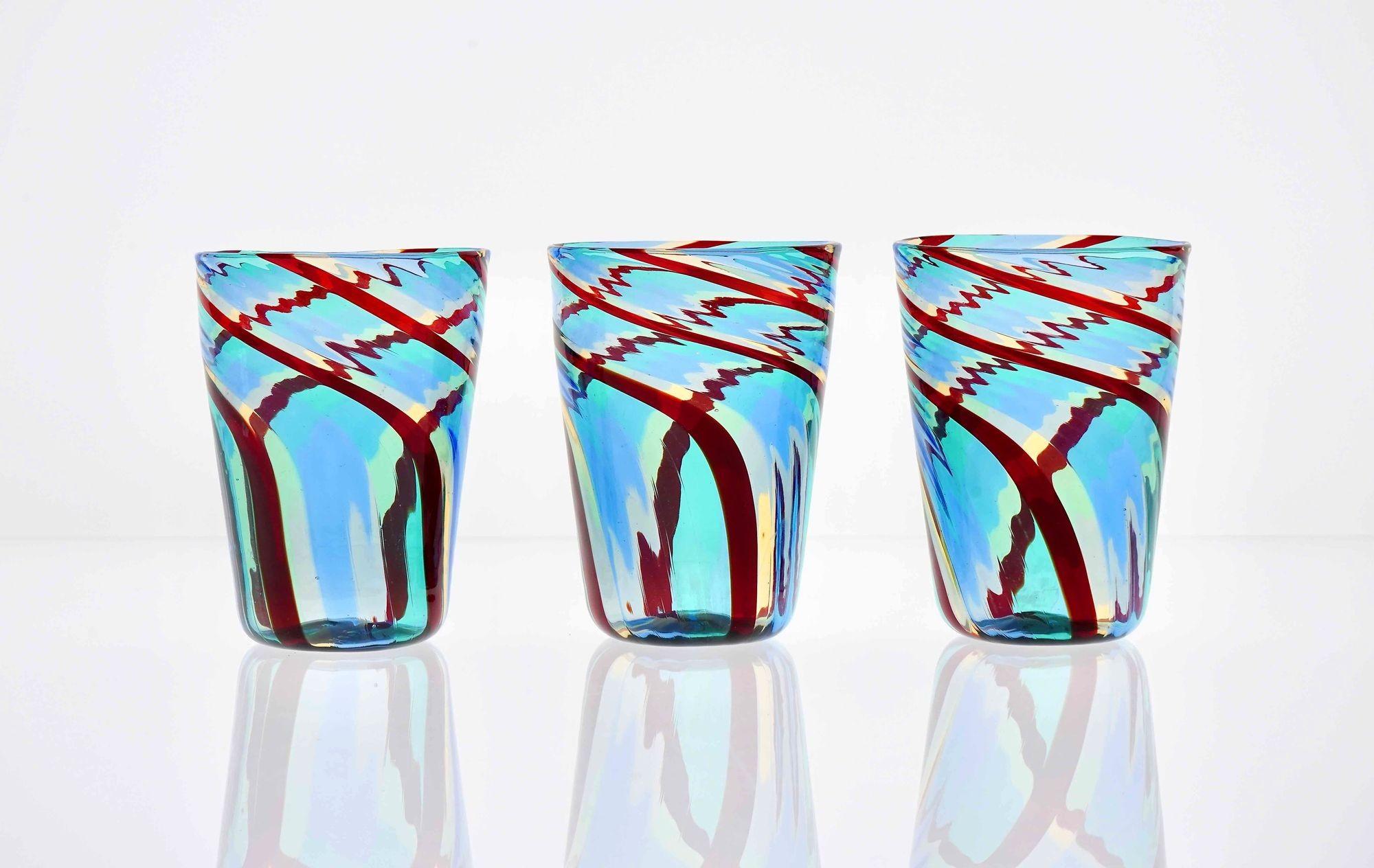 XXI secolo e contemporaneo Set di 6 bicchieri in vetro artistico di Murano, Mezzo Ritorto, tonalità di blu e rosso, firmato in vendita
