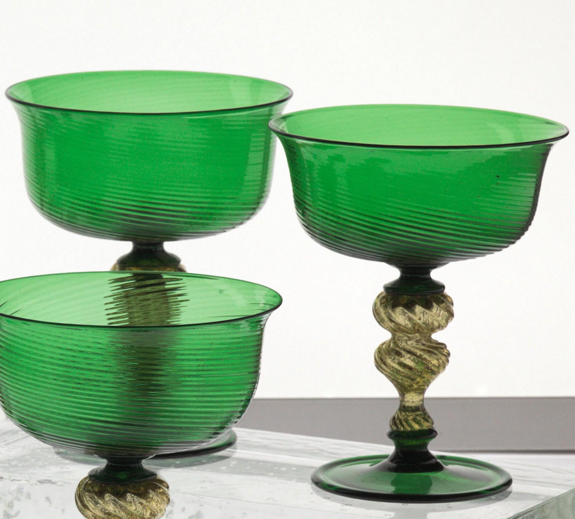 Italian Set of 6 Murano Glass Deep Champagne Cups, Green Rigadin and Gold Leaf, Seguso