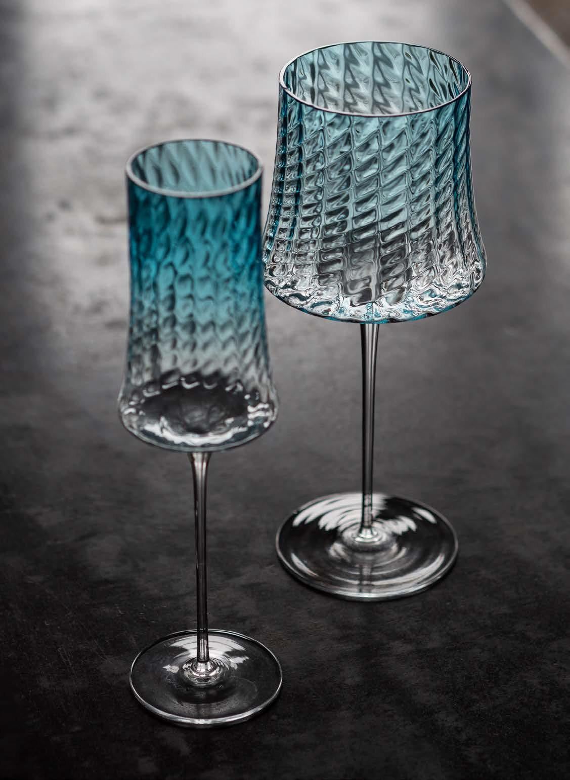 Set of 6 Murano Hand-Blown Red Wine Glasses in Assorted Colors Made in Venice For Sale 1