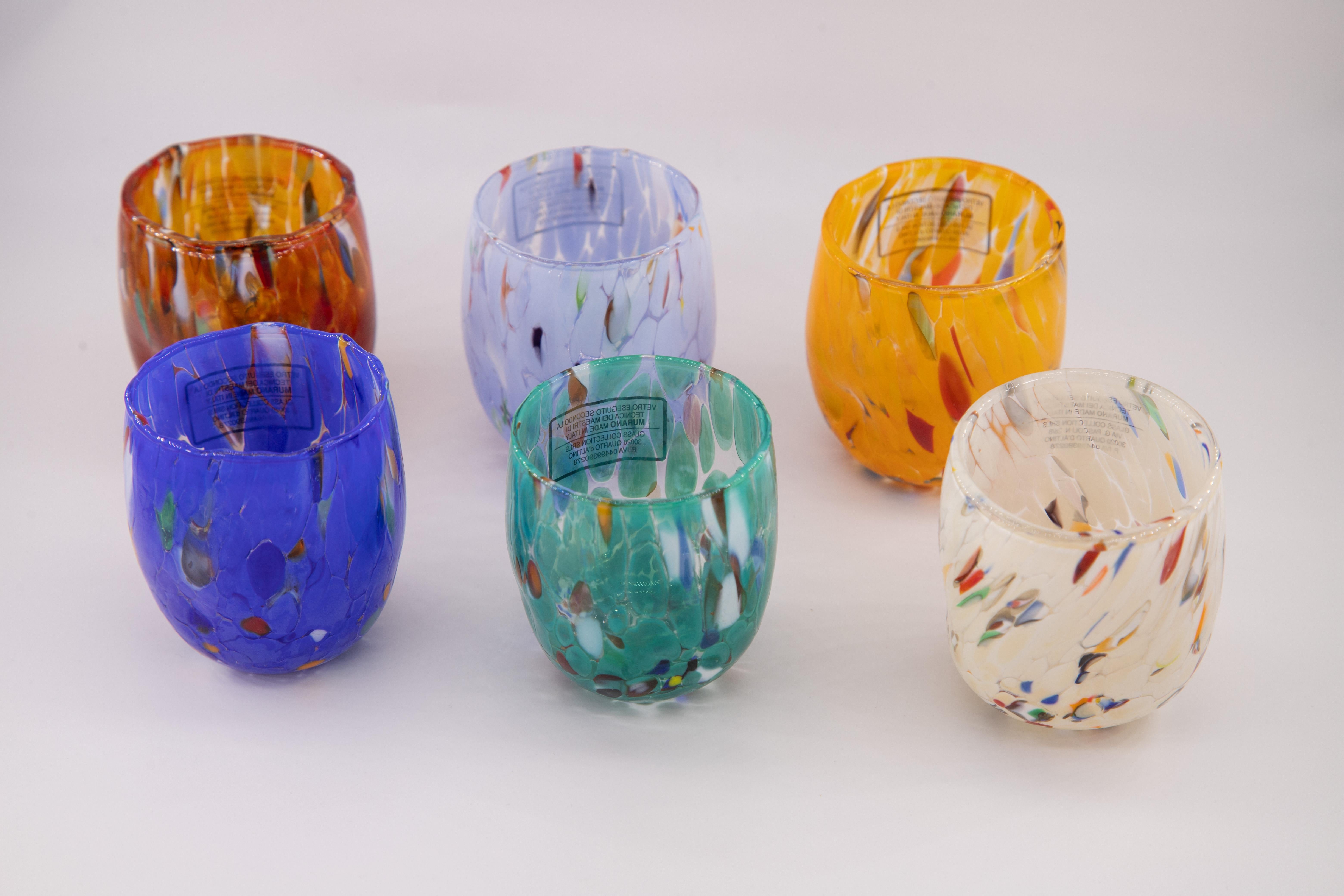 Set von 6 Murano-Spiegelgläsern in Farbe „Multicolor“, handgefertigt, hergestellt in Italien (21. Jahrhundert und zeitgenössisch) im Angebot