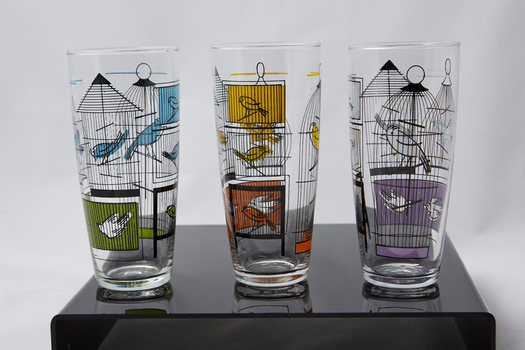 Lovely set of 6 new, colorful tall drinking glasses with typically 1950s style designed images of birds in cages, in the original box, designed and manufactured by Durobor, Belgium 1950s.
The glasses are in excellent original condition, never used.