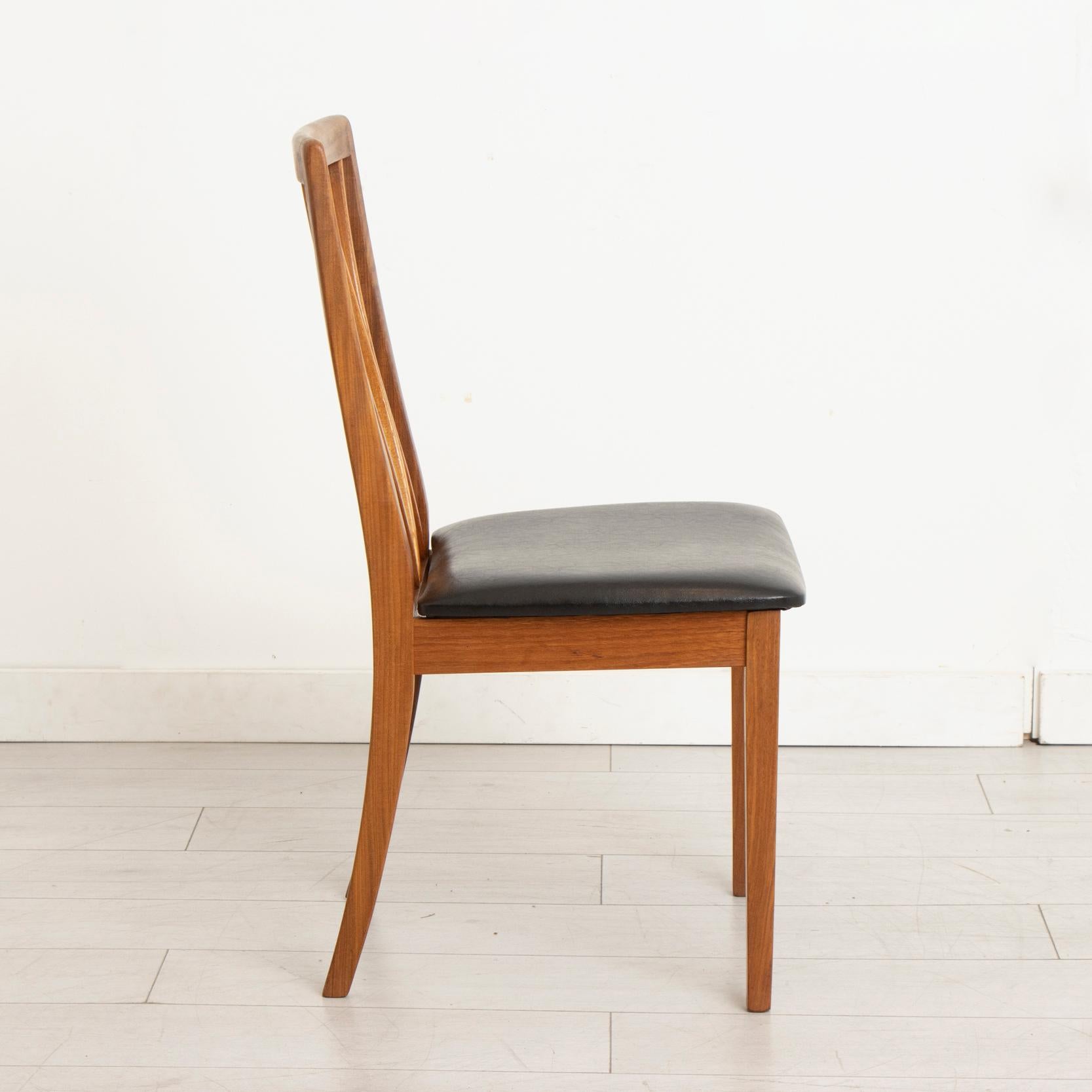 Set of 6 Newly Upholstered Mid-Century G Plan Fresco Dining Chairs, C.1960 In Good Condition In Surrey, GB