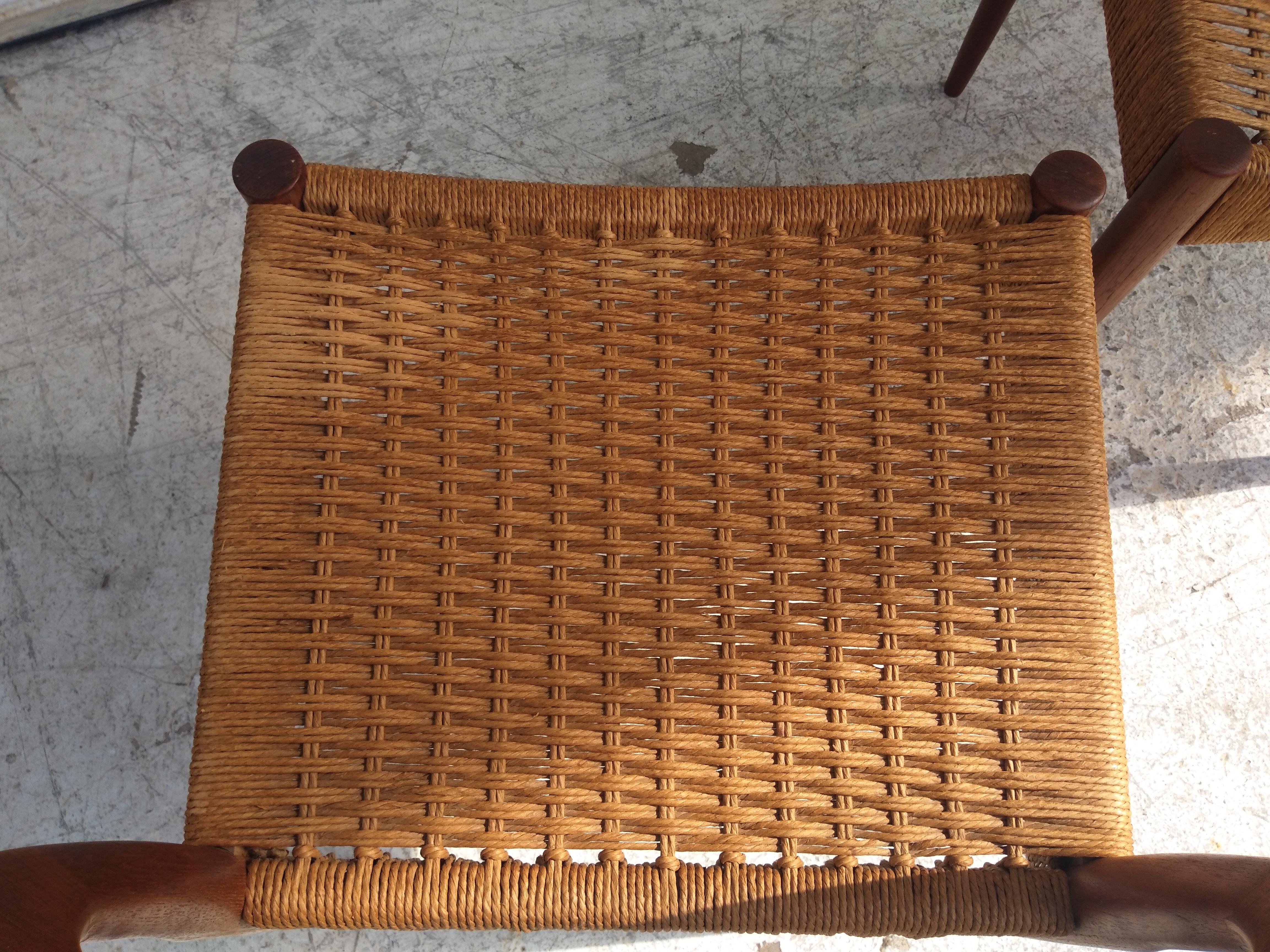 Ensemble de 6 chaises de salle à manger Arne Hovmand Olson en teck avec siège en cordon de papier Bon état - En vente à Pasadena, TX