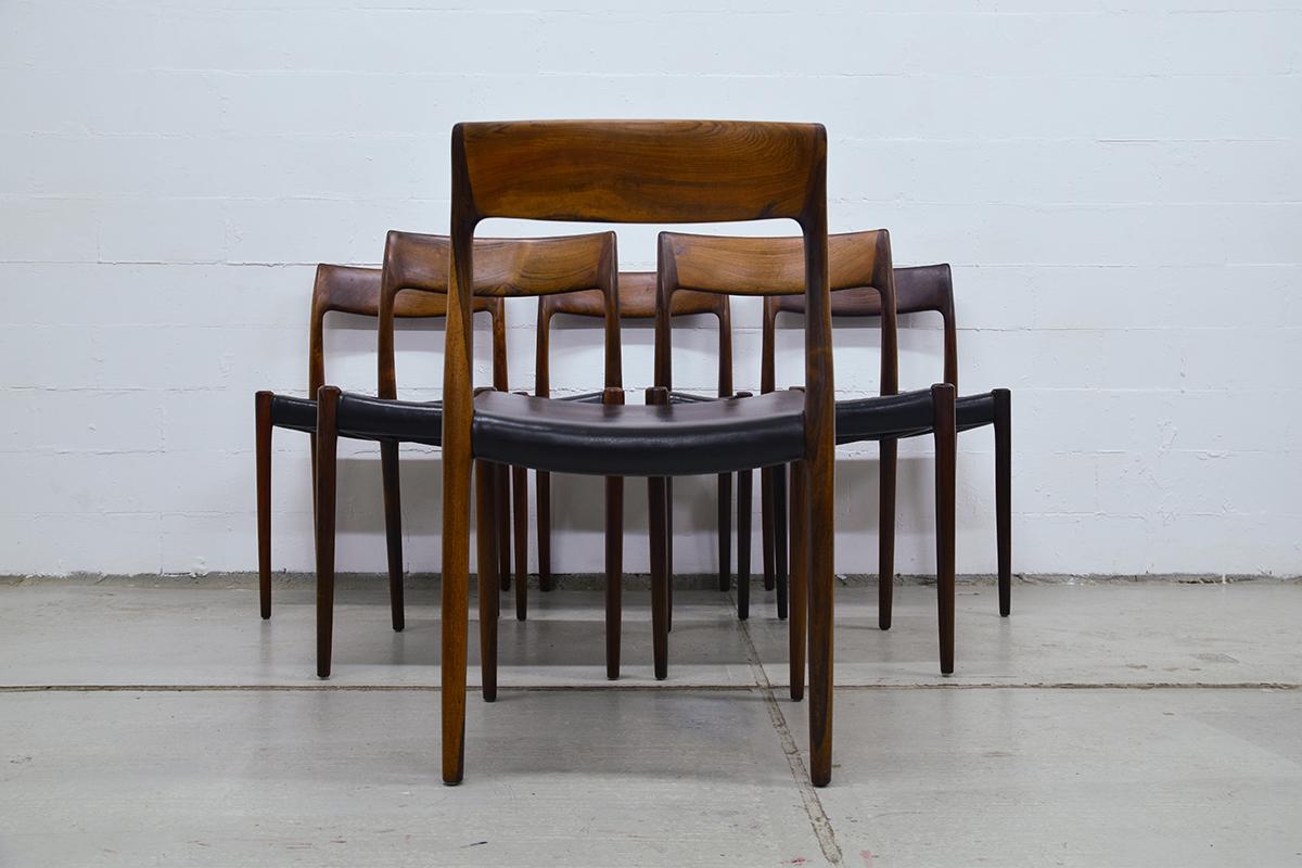 Mid-20th Century Set of 6 Niels Moller Model 77 Rosewood and Leather Dining Chairs Denmark, 1950s