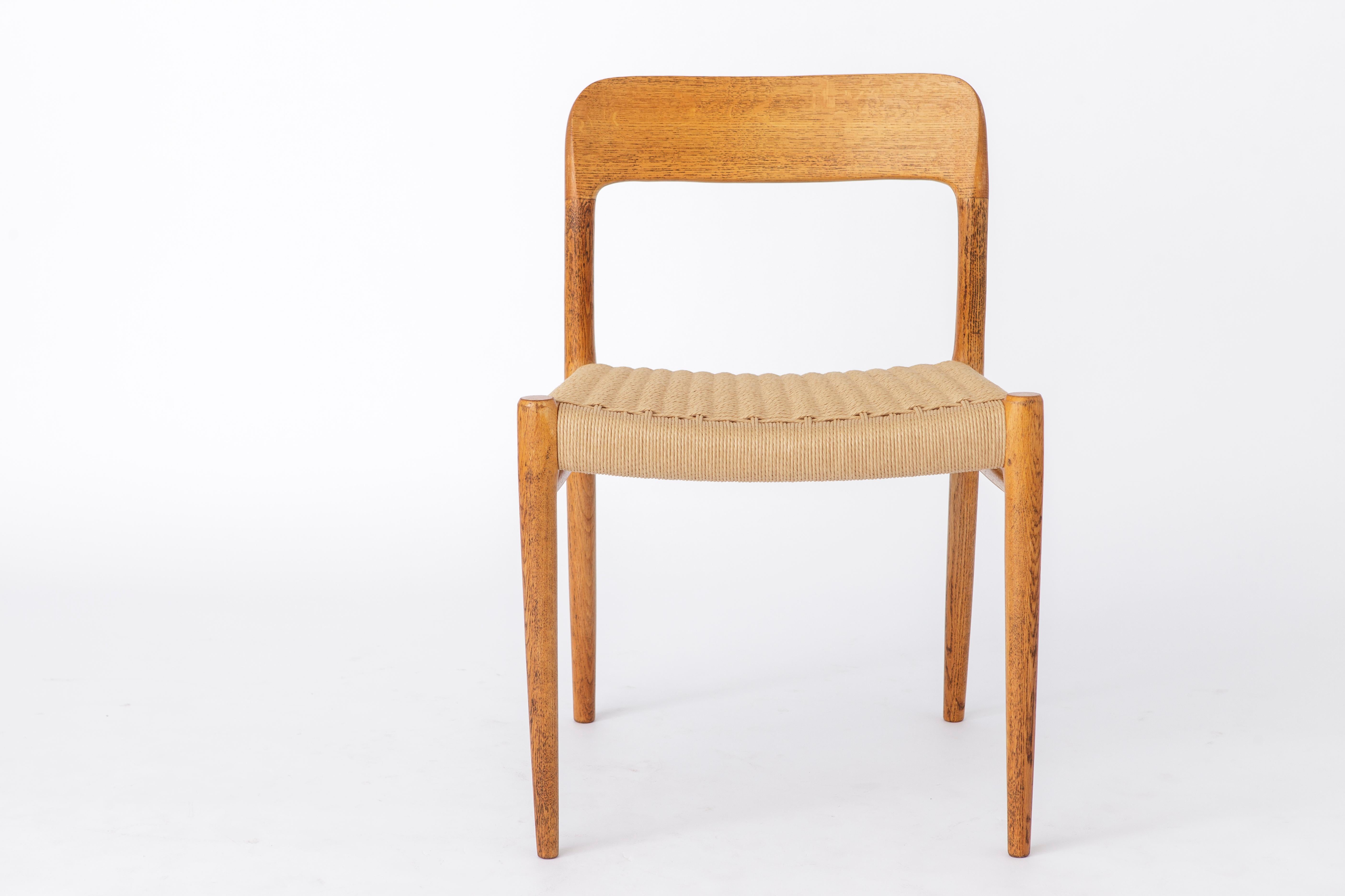 Set di 6 sedie Niels Otto Møller - Model 75 (anni '50)  Wood Wood 🌿

💰 Il prezzo si intende per il set da 6 pezzi 

✨ Caratteristiche:
✔️ Robusti telai in legno di quercia - restaurati e oliati per una bellezza duratura
✔️ Sedili di nuova