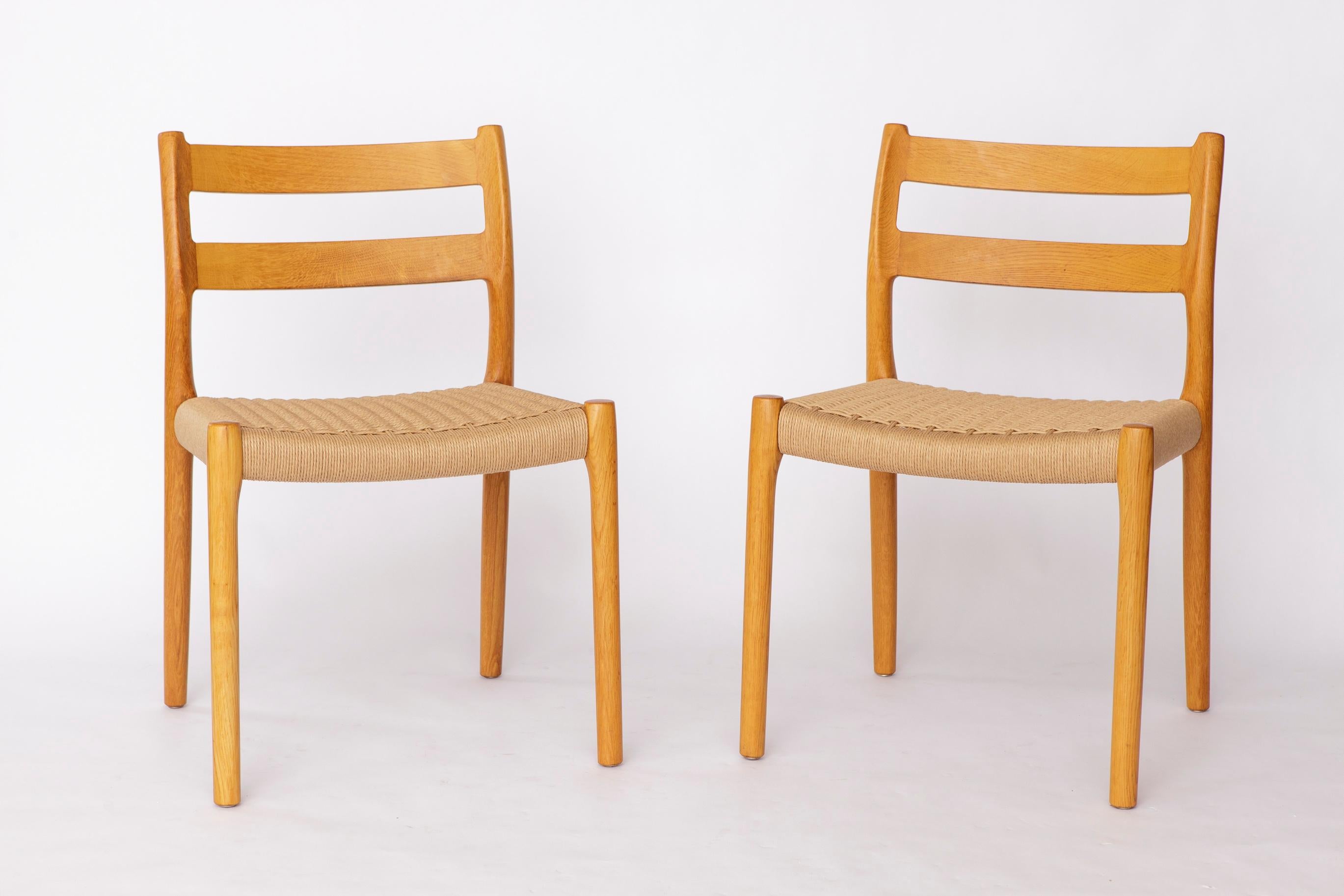 Juego de 6 sillas de comedor de Niels Otto Møller
Modelo 84, versión roble, años 70

El precio indicado es por 6 sillas.
Además, hay un sillón a juego disponible en otro anuncio (ver las últimas fotos). Juntos, pueden formar un conjunto de 7.
Por
