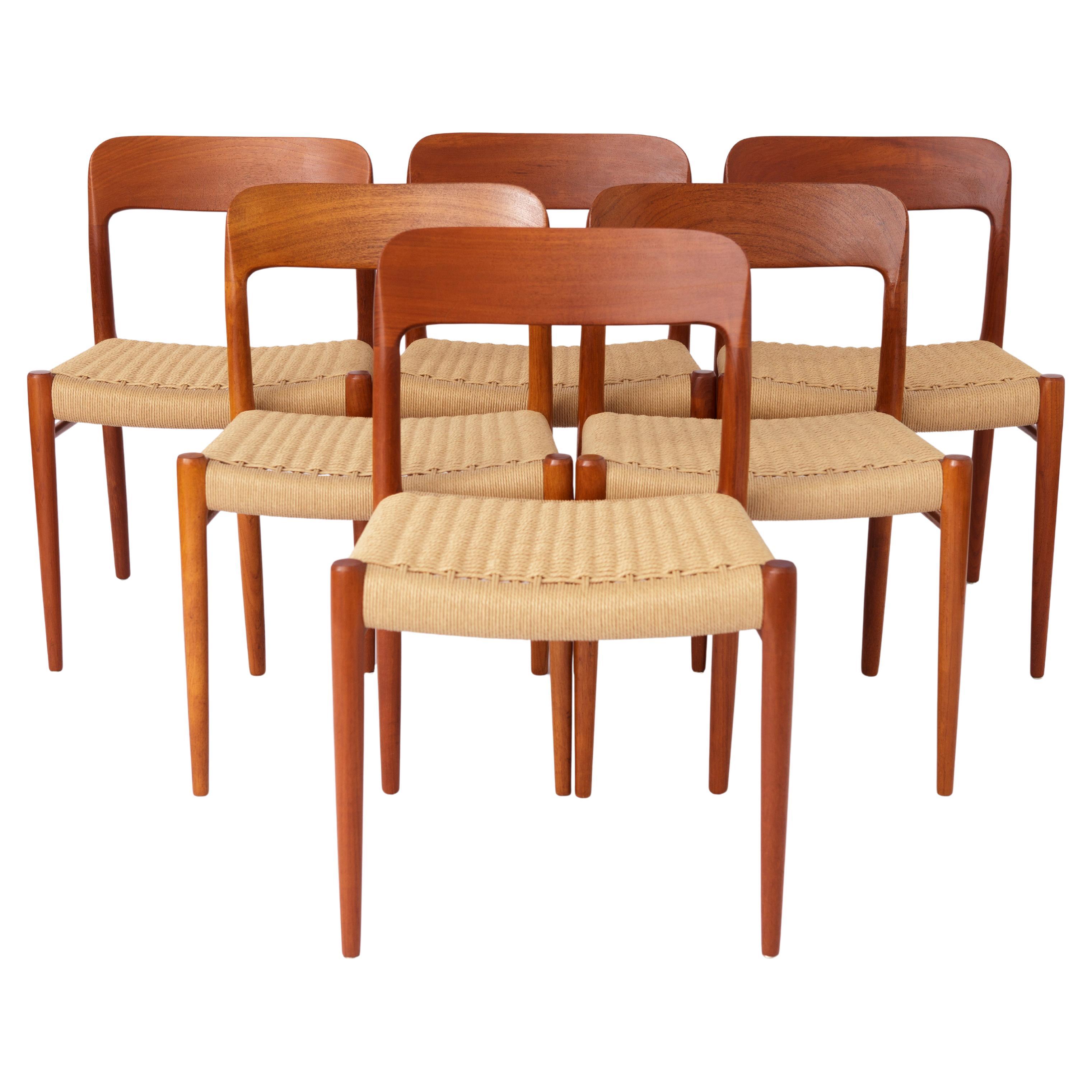 Set of 6 Niels Otto Moller Model 75 Dining Chairs, 1950s – Restored Teak & Renew en venta