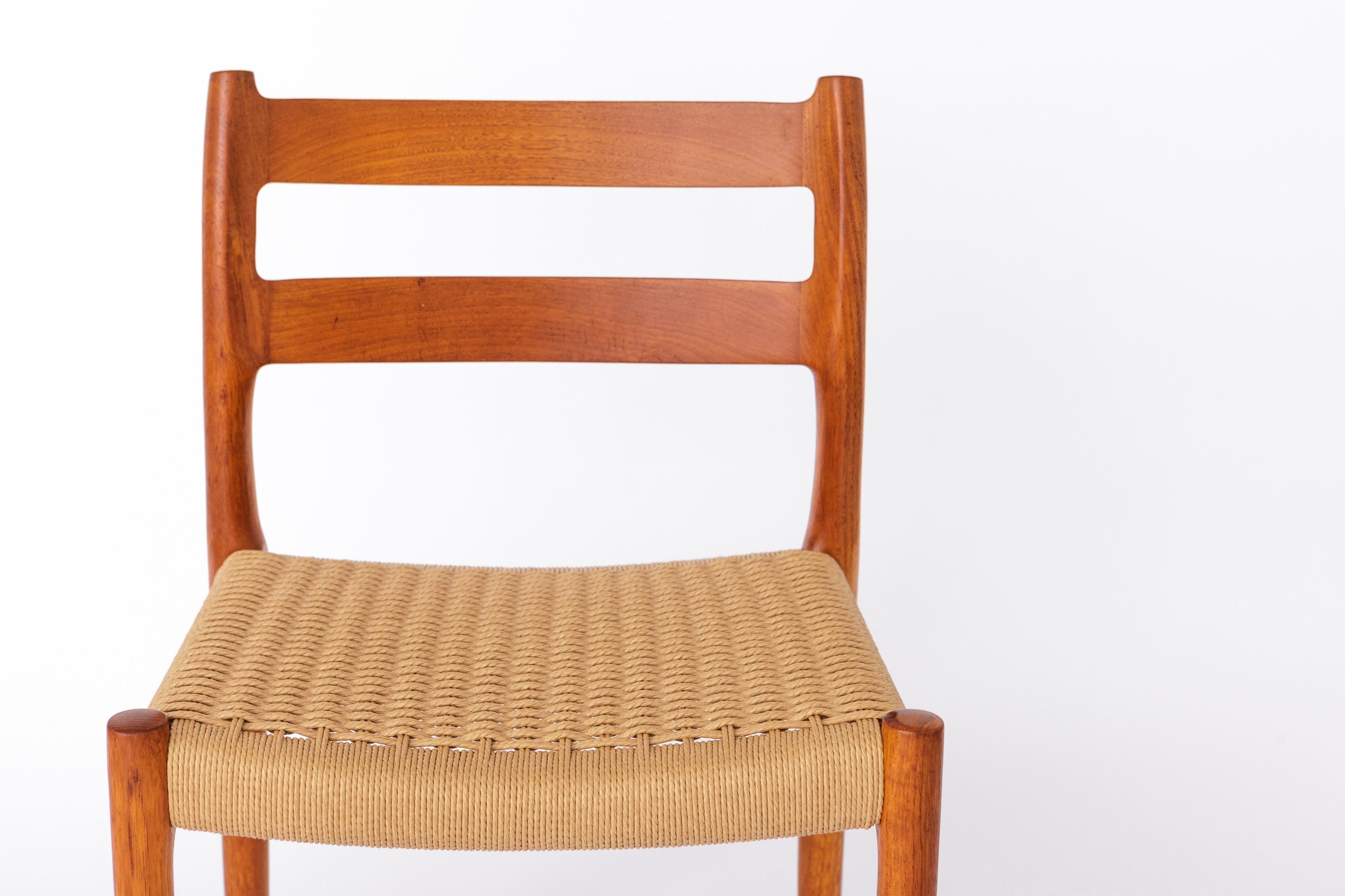 Satz von 6 Niels Otto Moller Teak-Esszimmerstühlen, Model No. 84, 1976 - Erneuertes Corde Meer (Dänisch) im Angebot