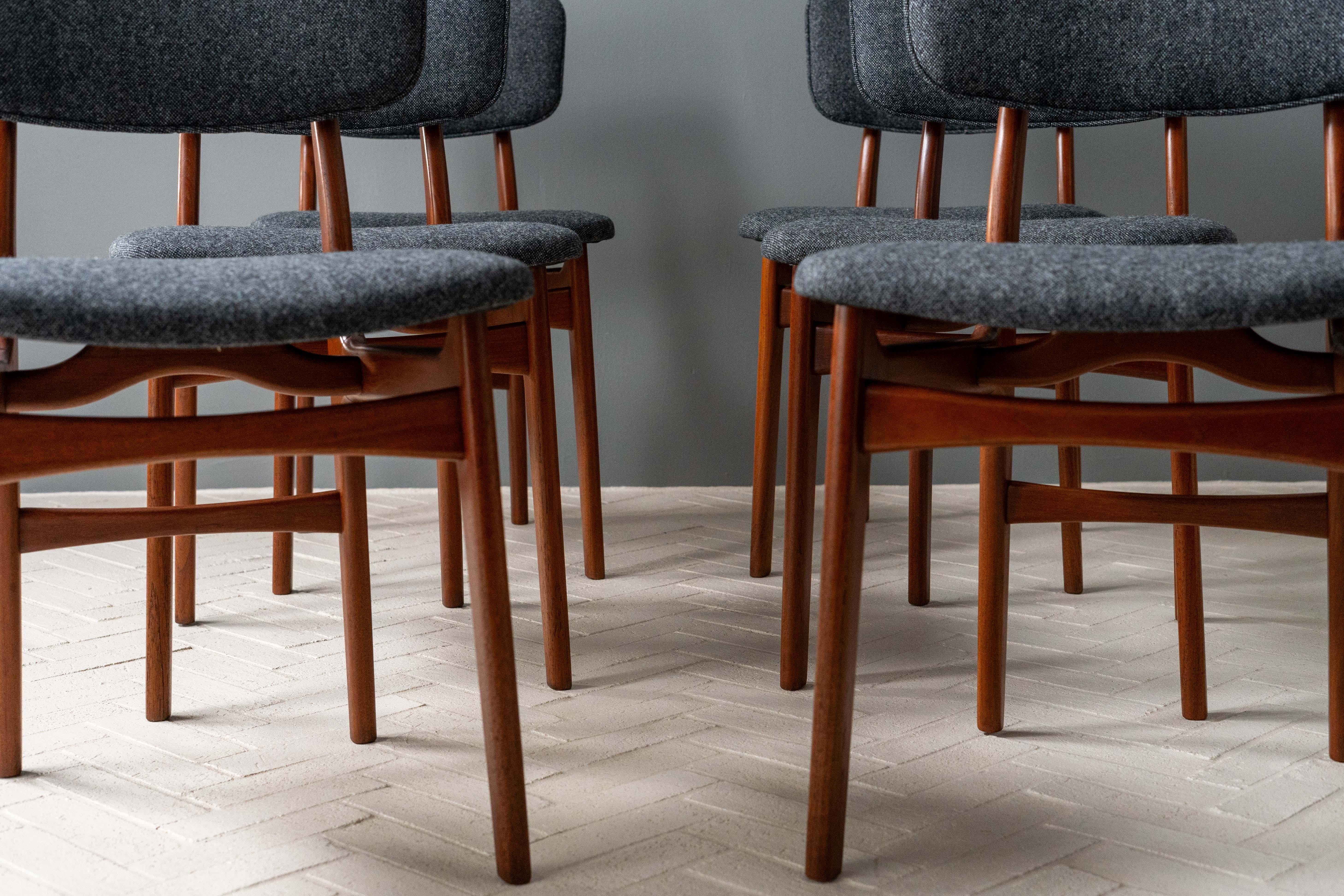 Set of 6 Niels Vodder Dining Chairs 10