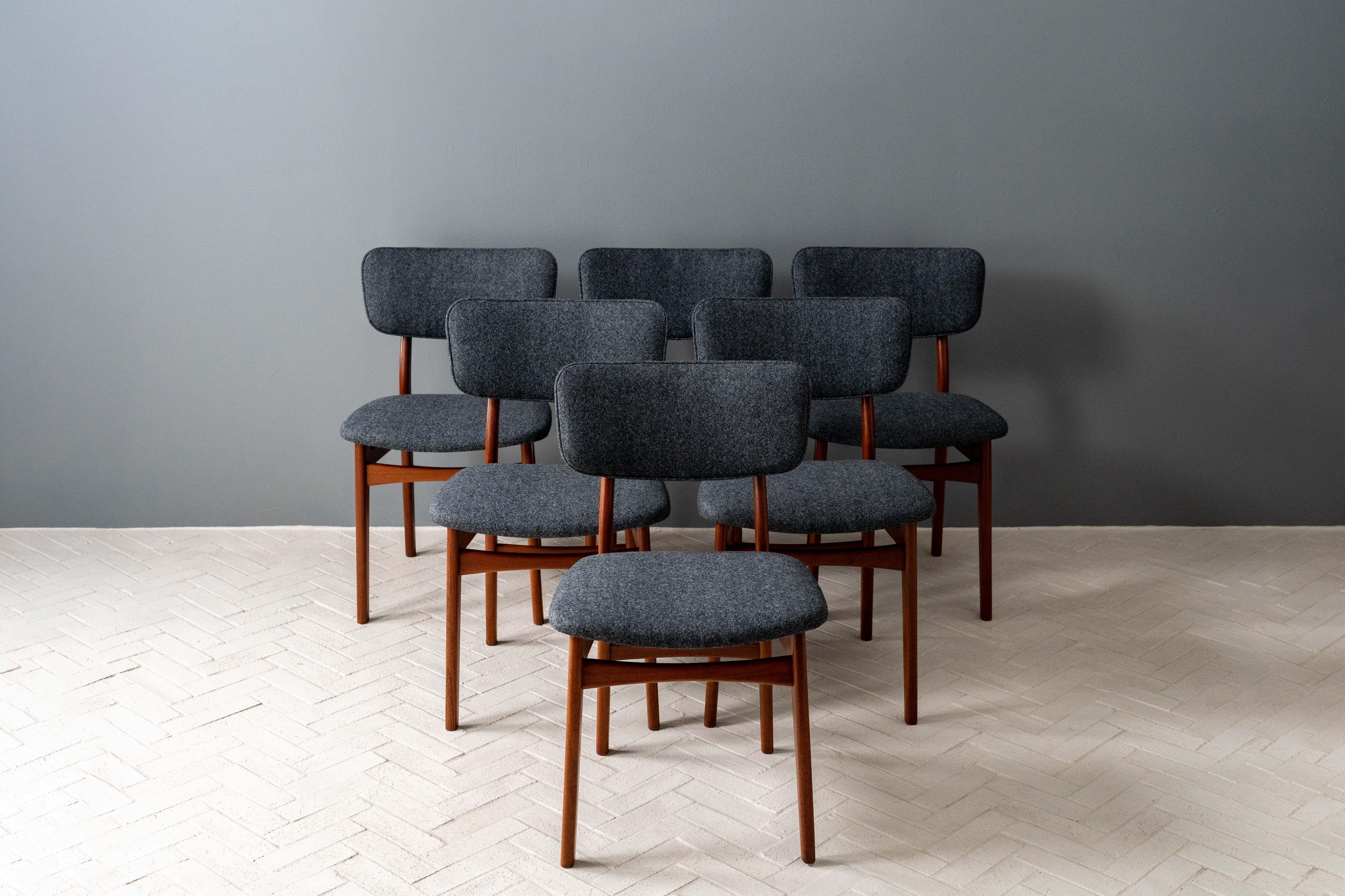 Set of 6 Niels Vodder Dining Chairs 11