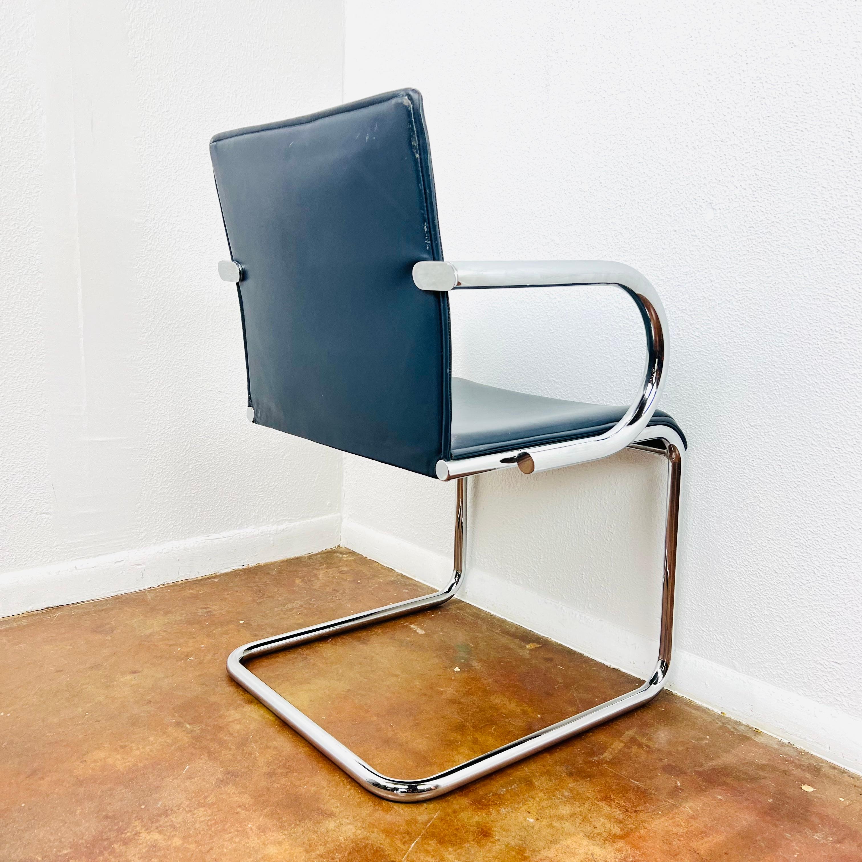 Set of 6 Nienkamper Chrome Dining Chairs In Good Condition In Dallas, TX