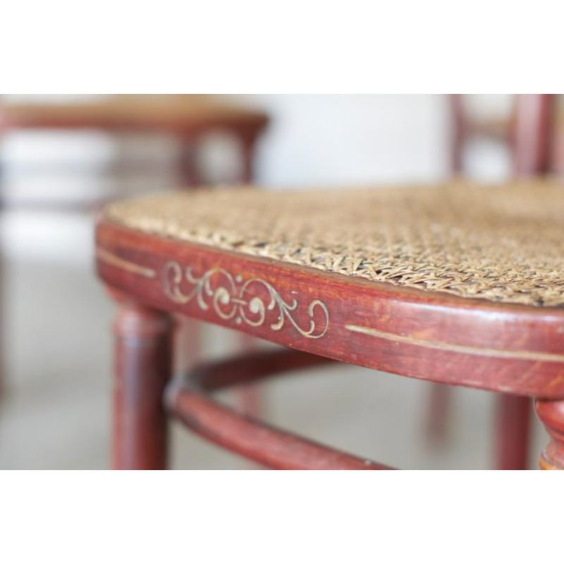 Set of 6 No. 221 Wickerwork Chairs by Michael Thonet for Thonet, 1920s

Vintage Design
A rare model with golden binding inlaid on the seat of beech chairs. Manufacturer's mark under the seat

Additional information:
Materials: Wood, Straw
Color: