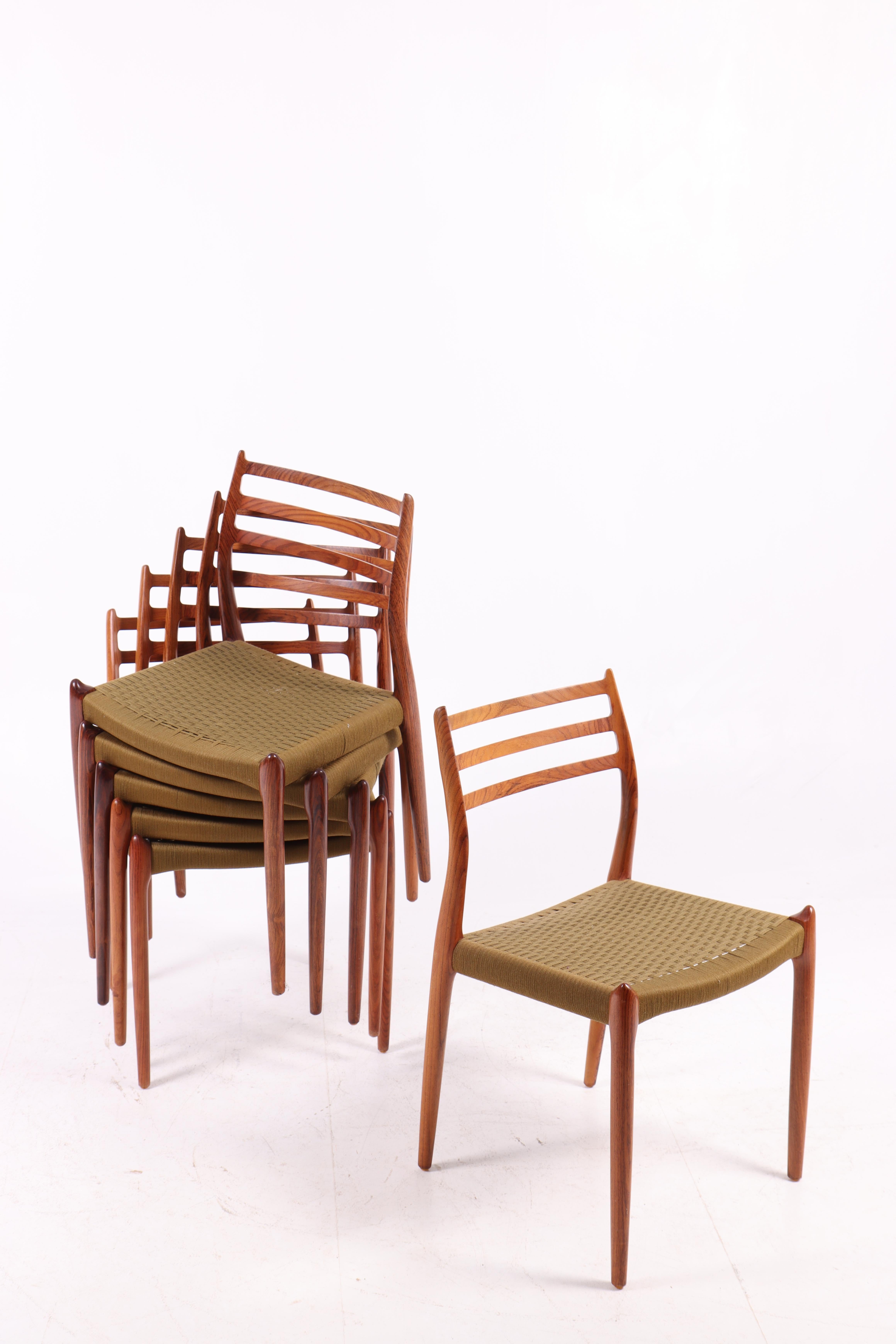 Set of 6 N.O. Møller Dining Chairs, Model 78 in Rosewood with Paper Cord. For Sale 2