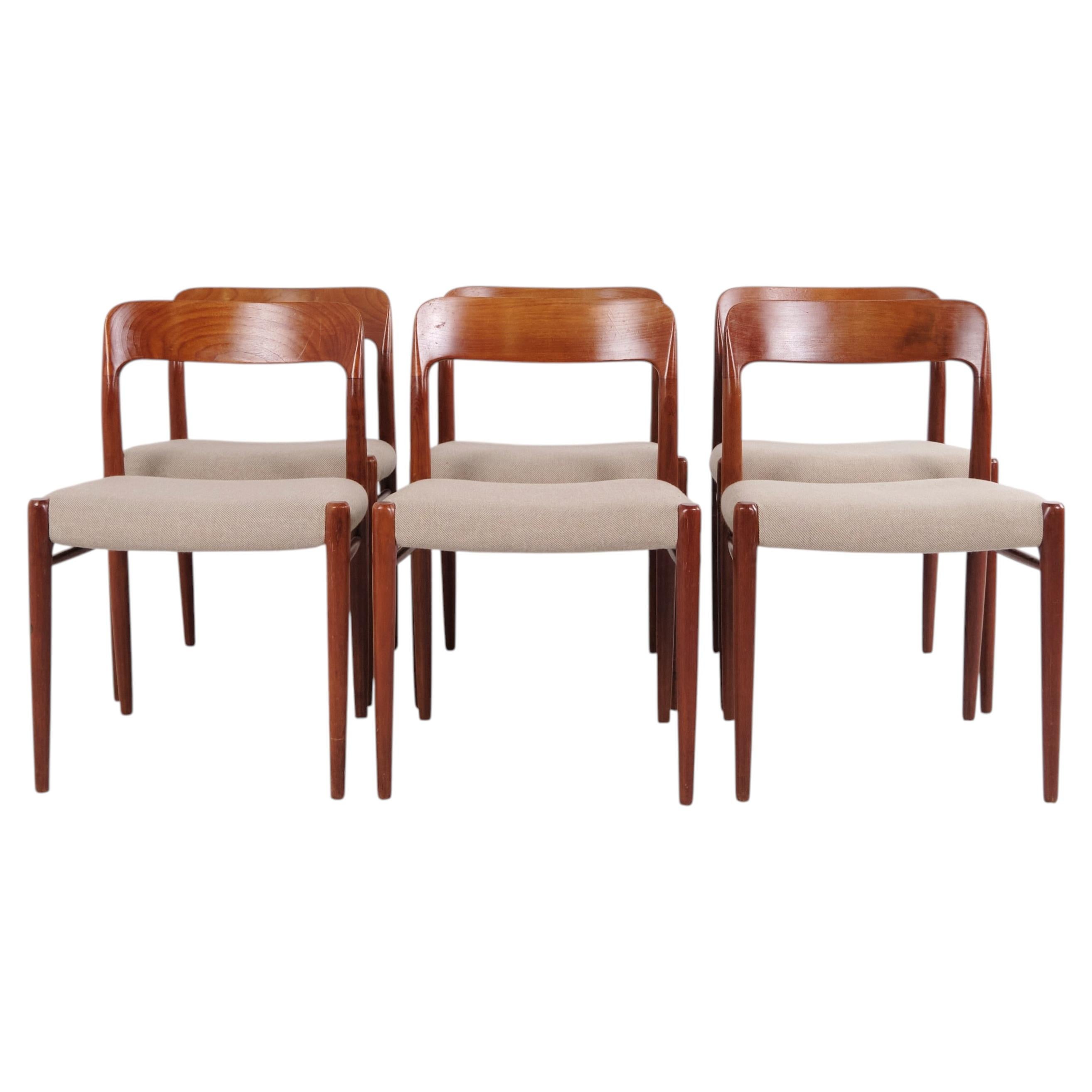 Set of 6 N.O. Møller Model 75 Dining Chairs in Solid Teak For Sale