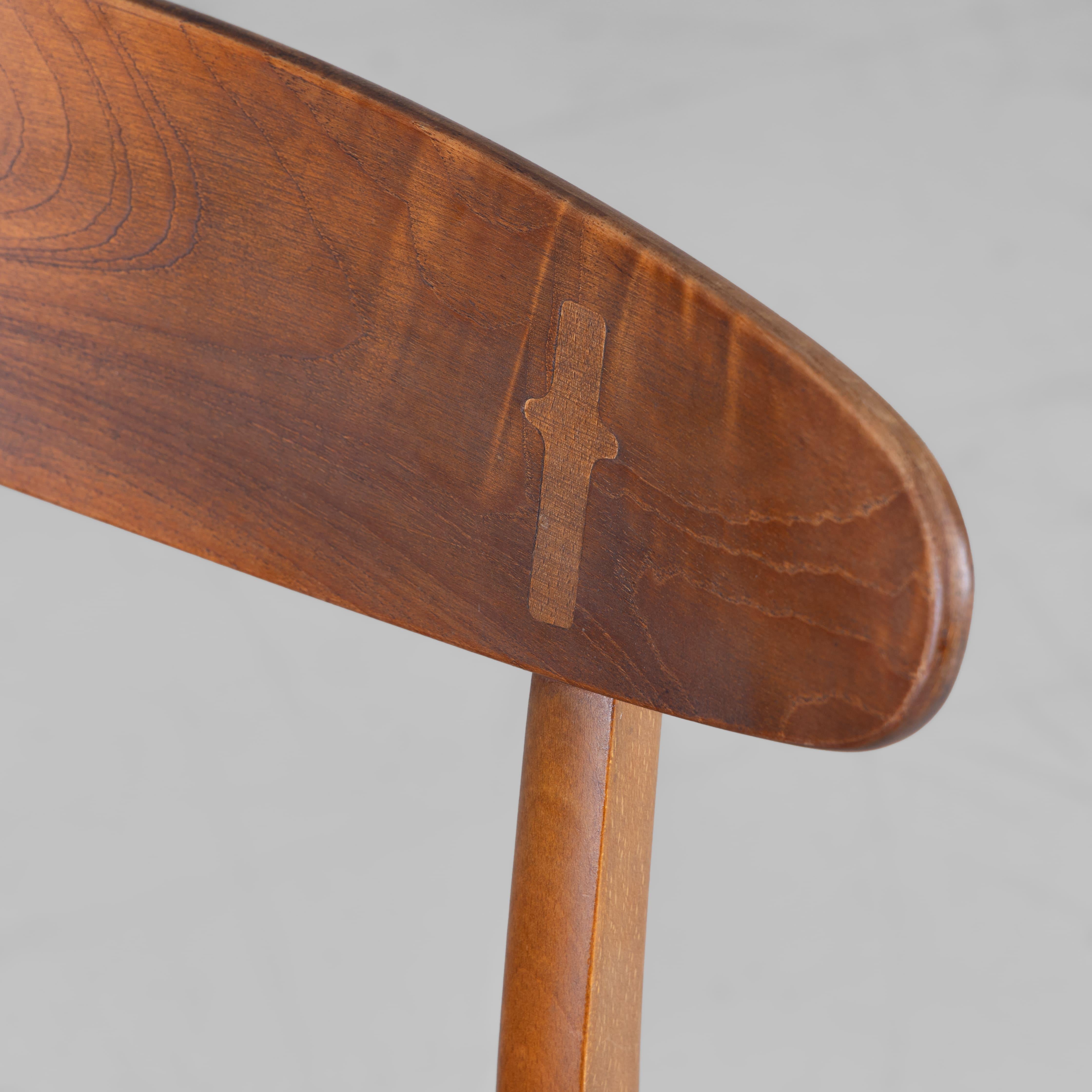 Satz von 6 nordischen Stühlen in grauem Stoff, Hans J. Wegner, 1960 im Angebot 10