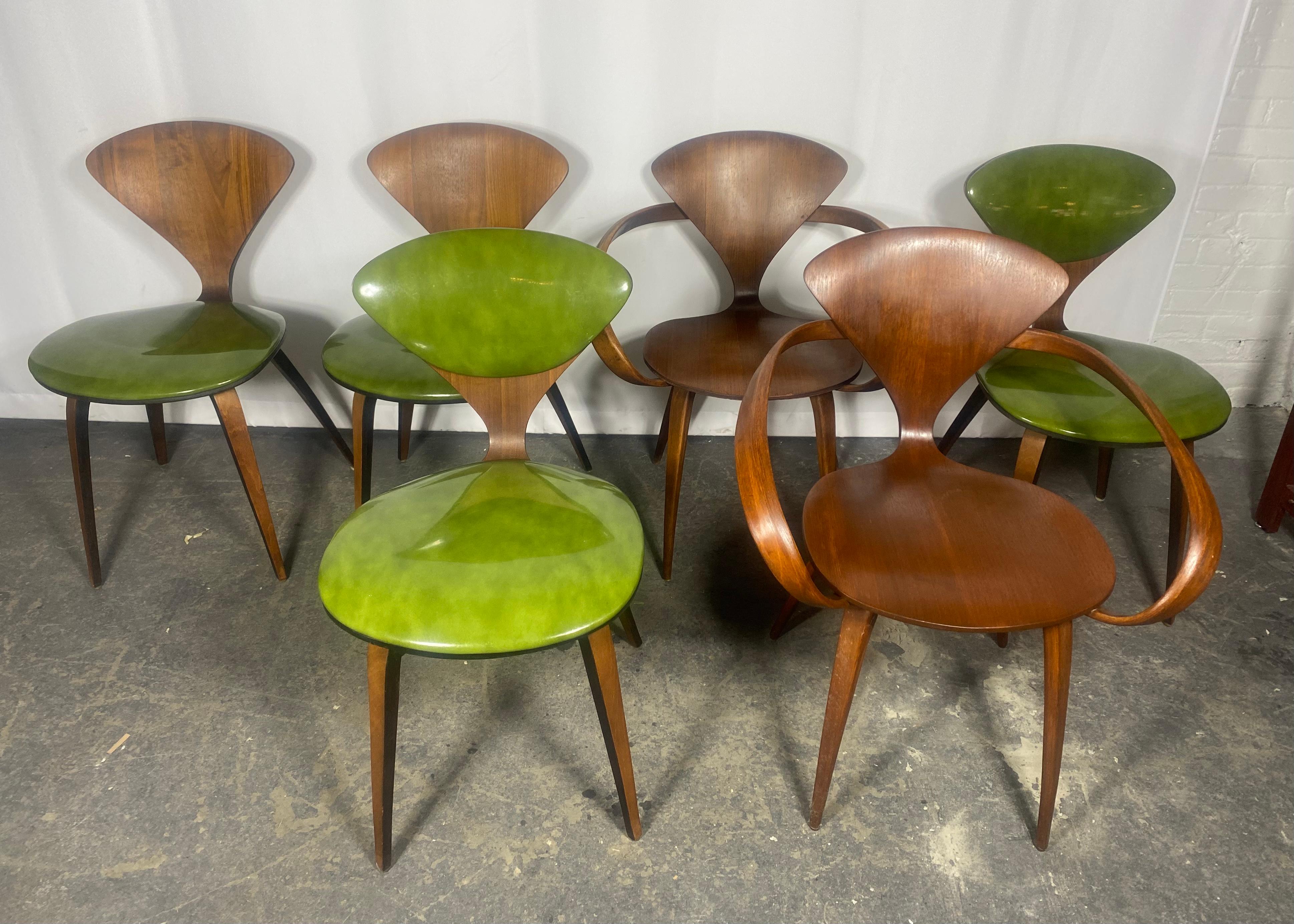 Mid-20th Century Set of 6 Norman Cherner Dining Chairs, Made by Plycraft, USA, 1963. 2 Arm Chairs For Sale