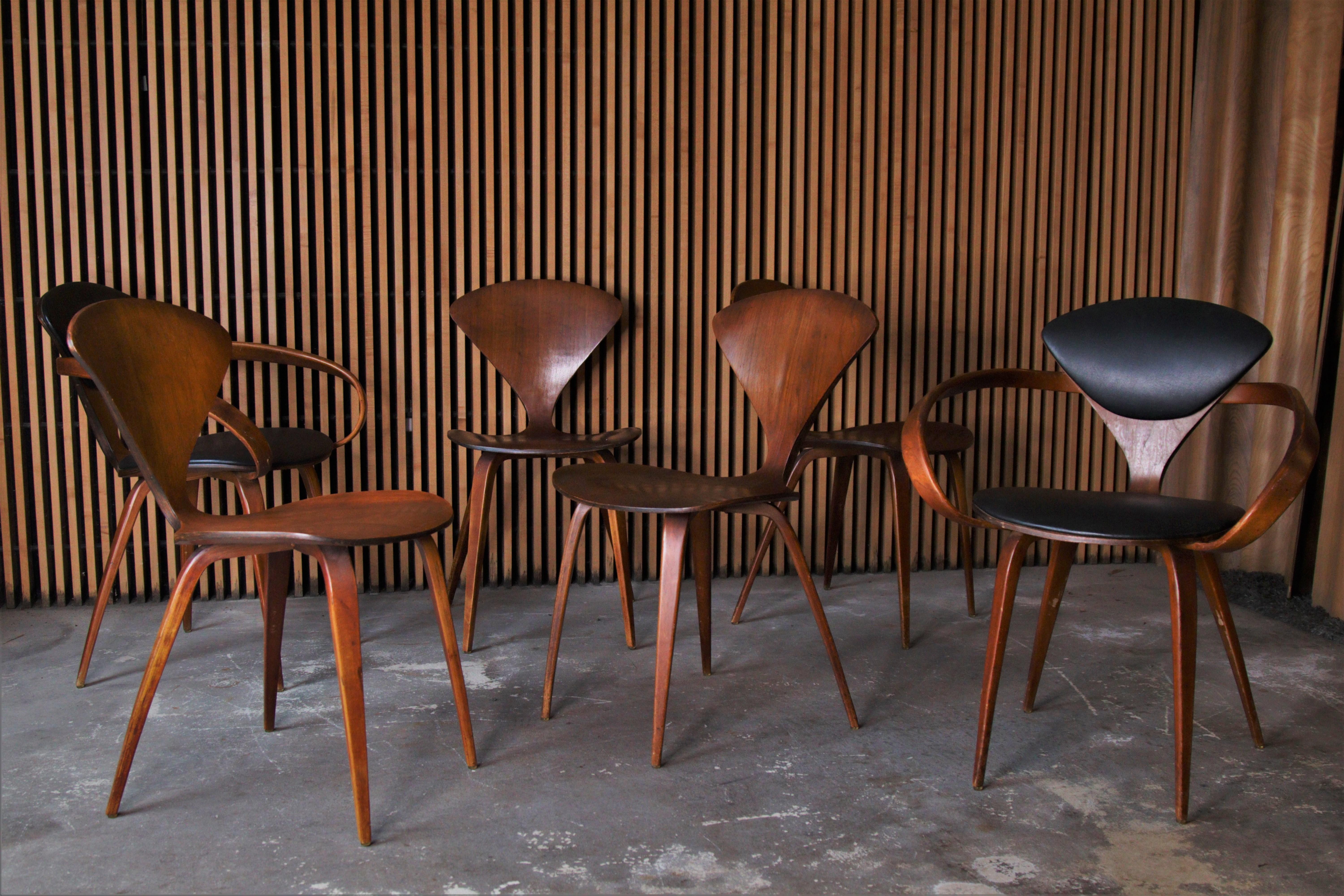 Set of 6 Norman Cherner for Plycraft Walnut Pretzel Dining Chairs In Good Condition In Southampton, NJ