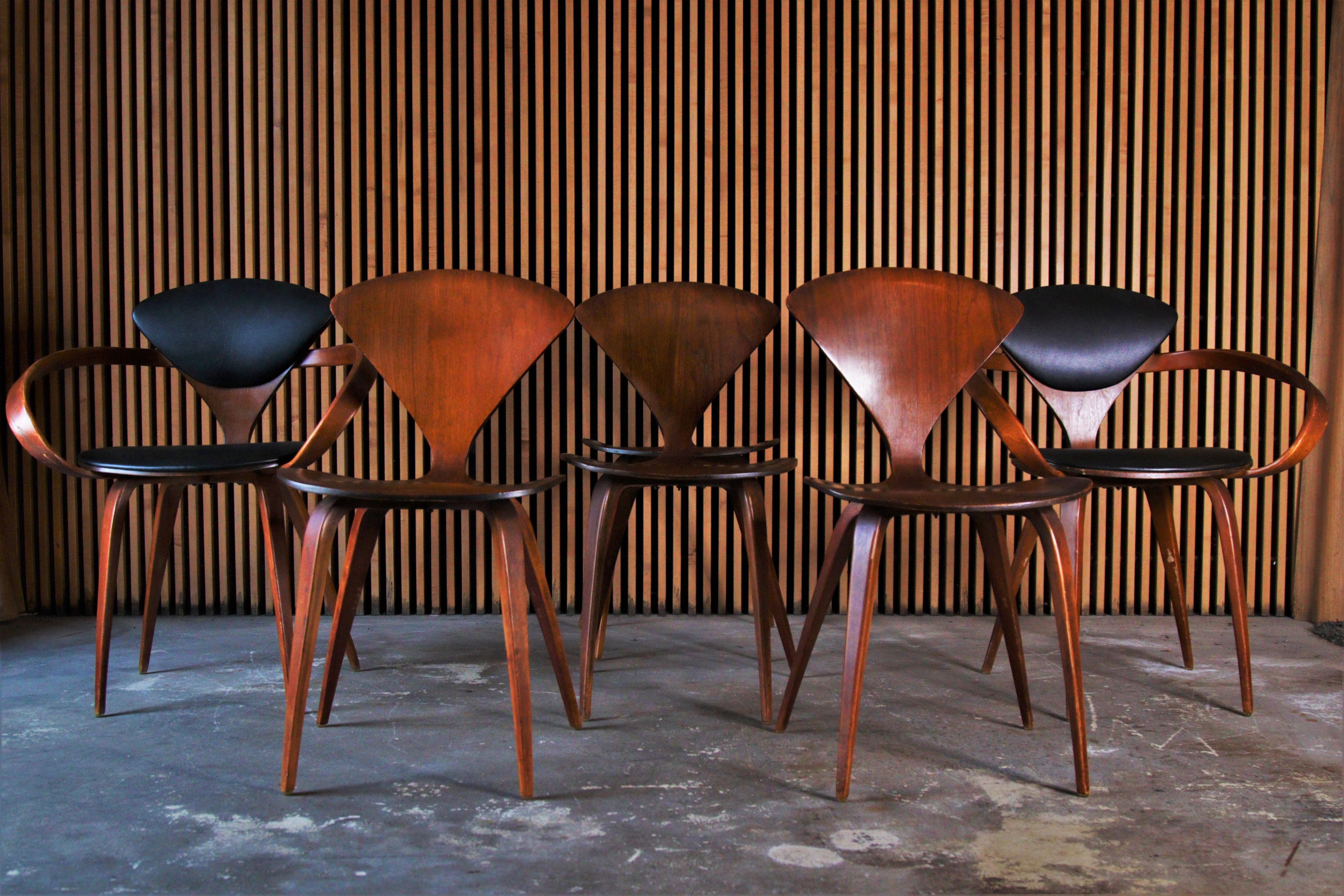 20th Century Set of 6 Norman Cherner for Plycraft Walnut Pretzel Dining Chairs