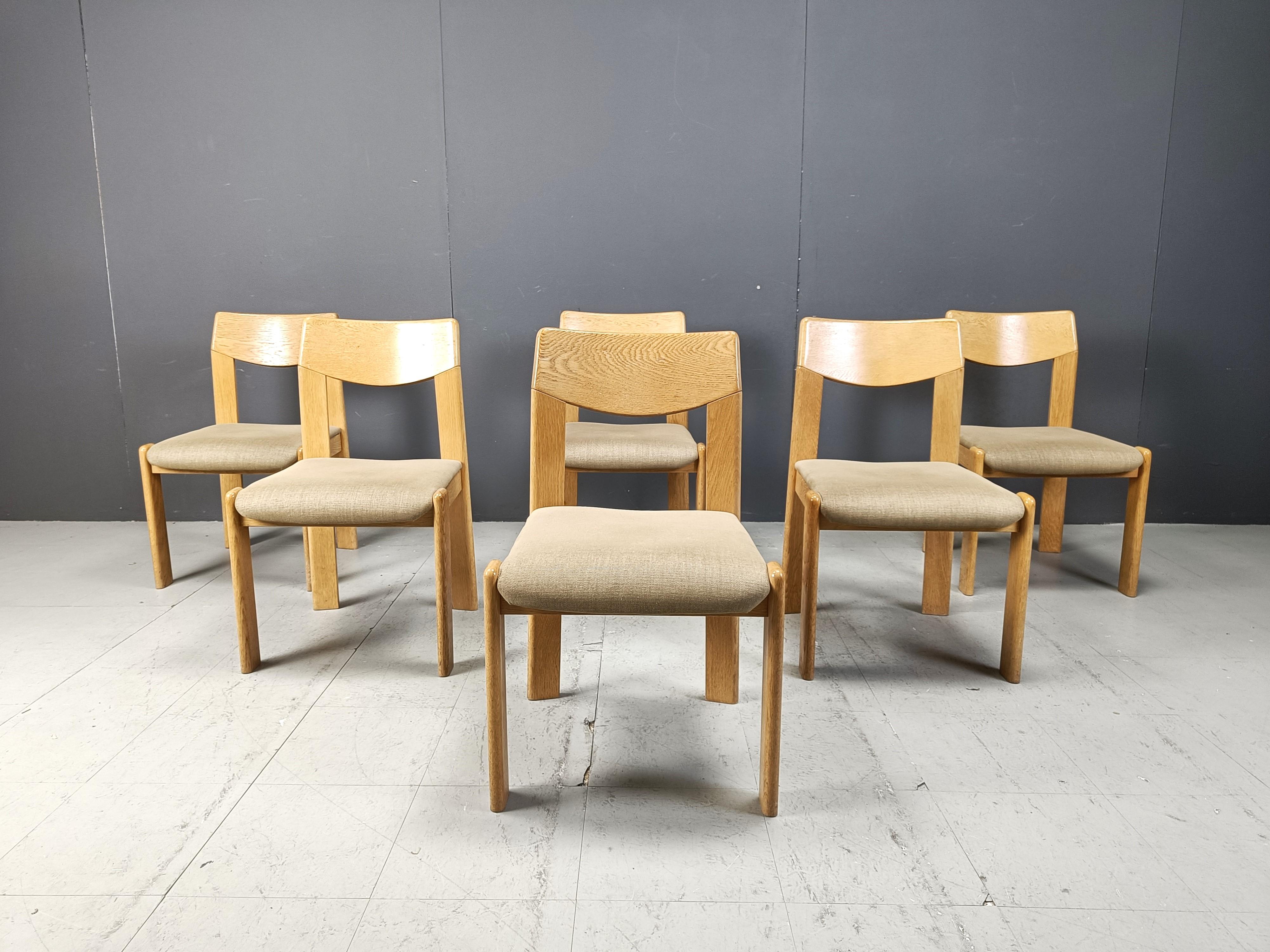 Tedesco Set di 6 sedie da pranzo brutaliste in Oak, anni '70 in vendita