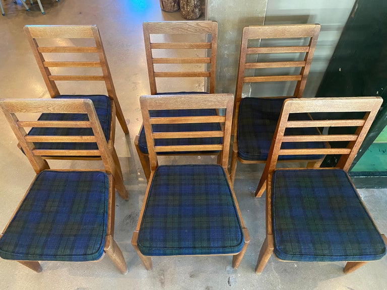Set of 6 Oak Chairs by Guillerme & Chambron, France, 1950's In Good Condition For Sale In Austin, TX