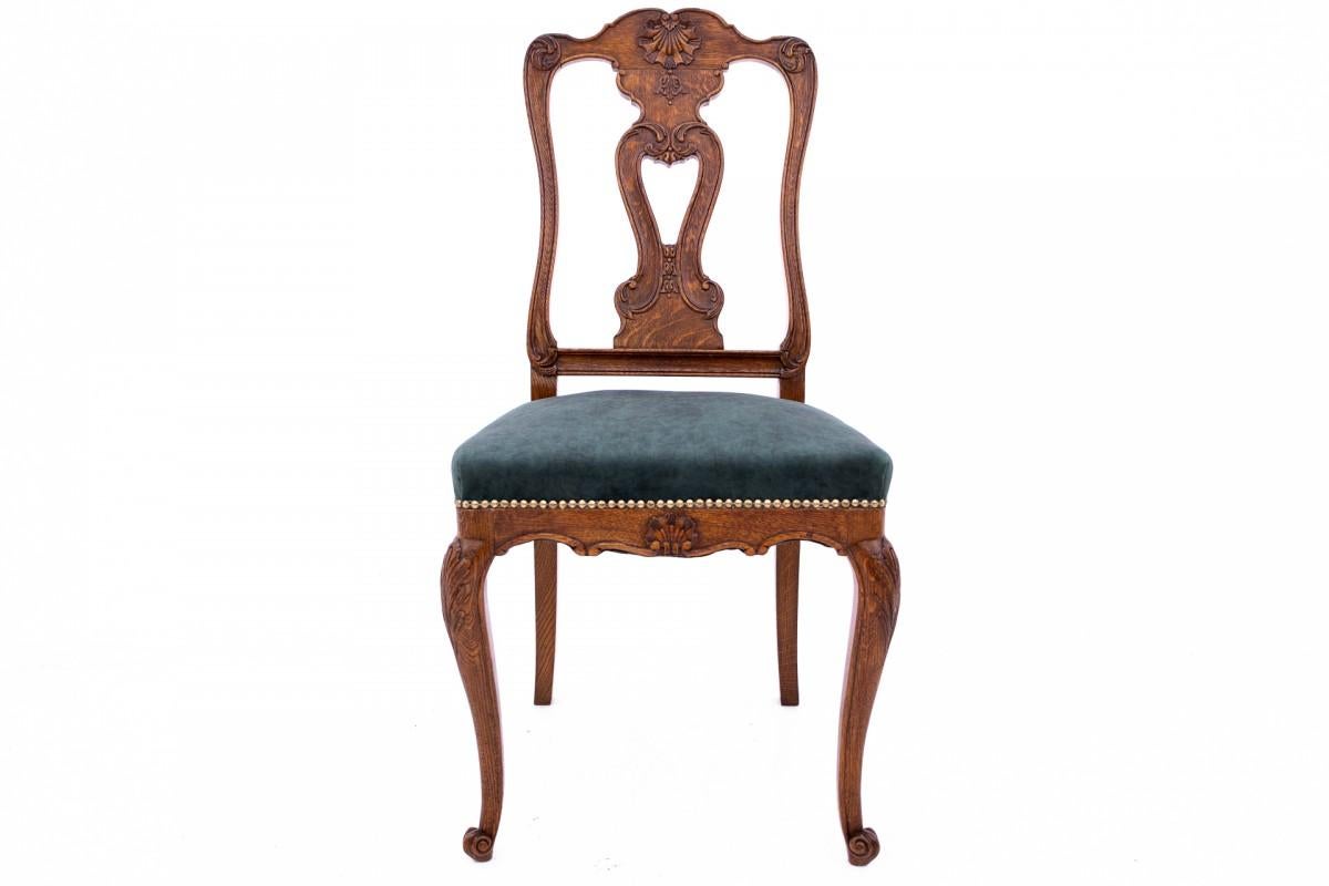 German Set of 6 oak chairs, Western Europe. For Sale