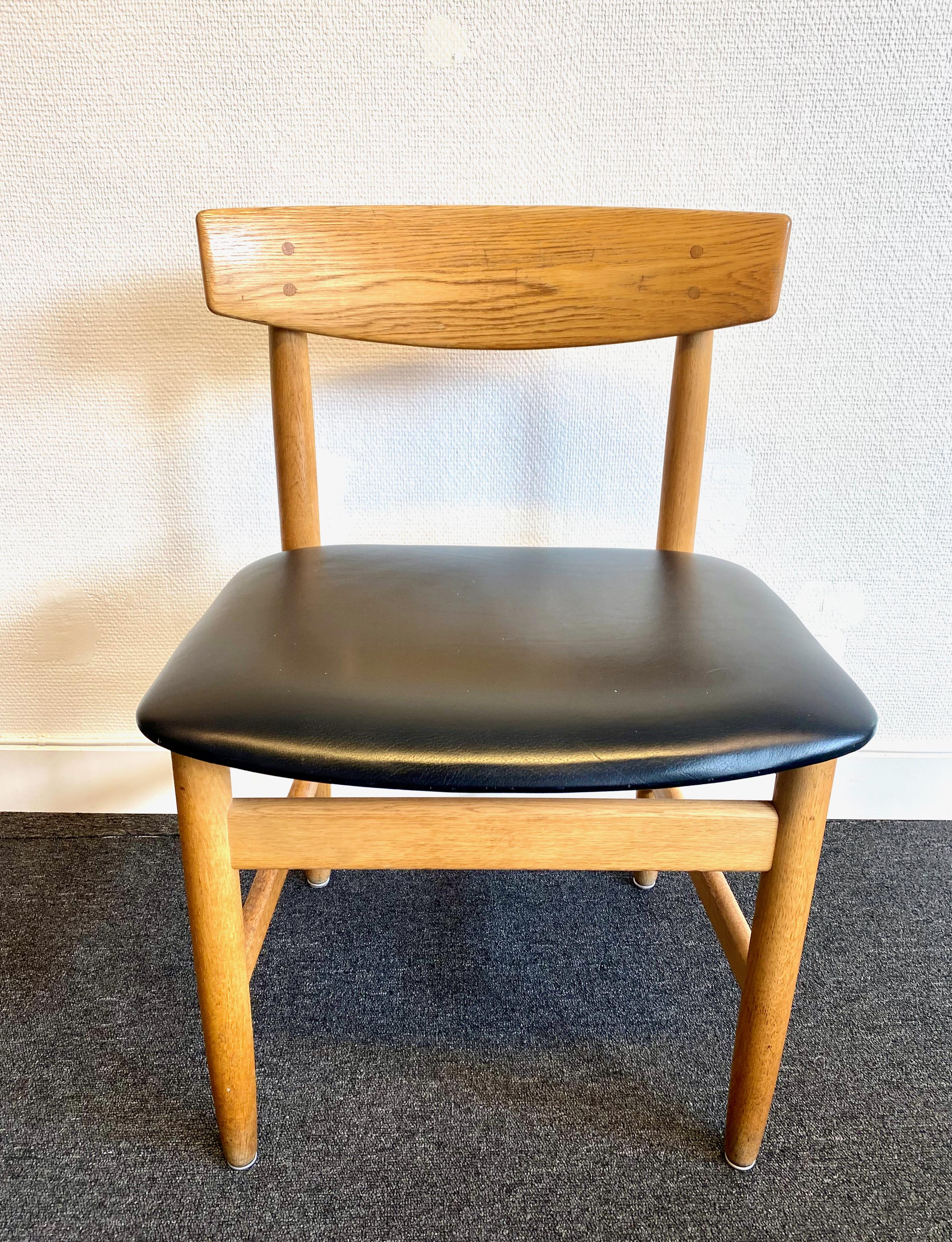 Scandinavian Modern Set of 6 oak Öresund chairs by Börge Mogensen