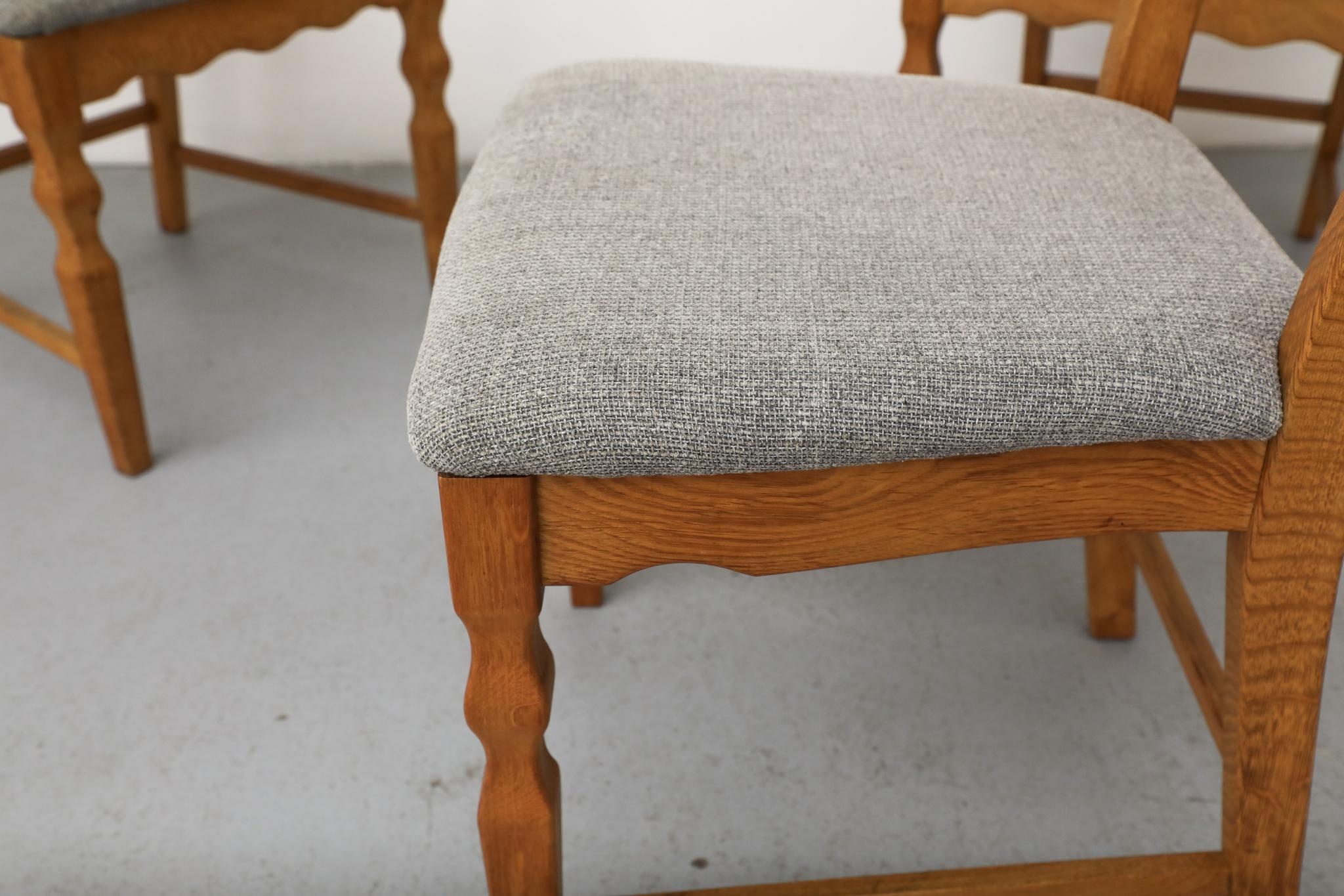 Ensemble de 6 chaises de salle à manger en Oak Oak à dossier rasoir par Henning Kjaernulf en vente 4
