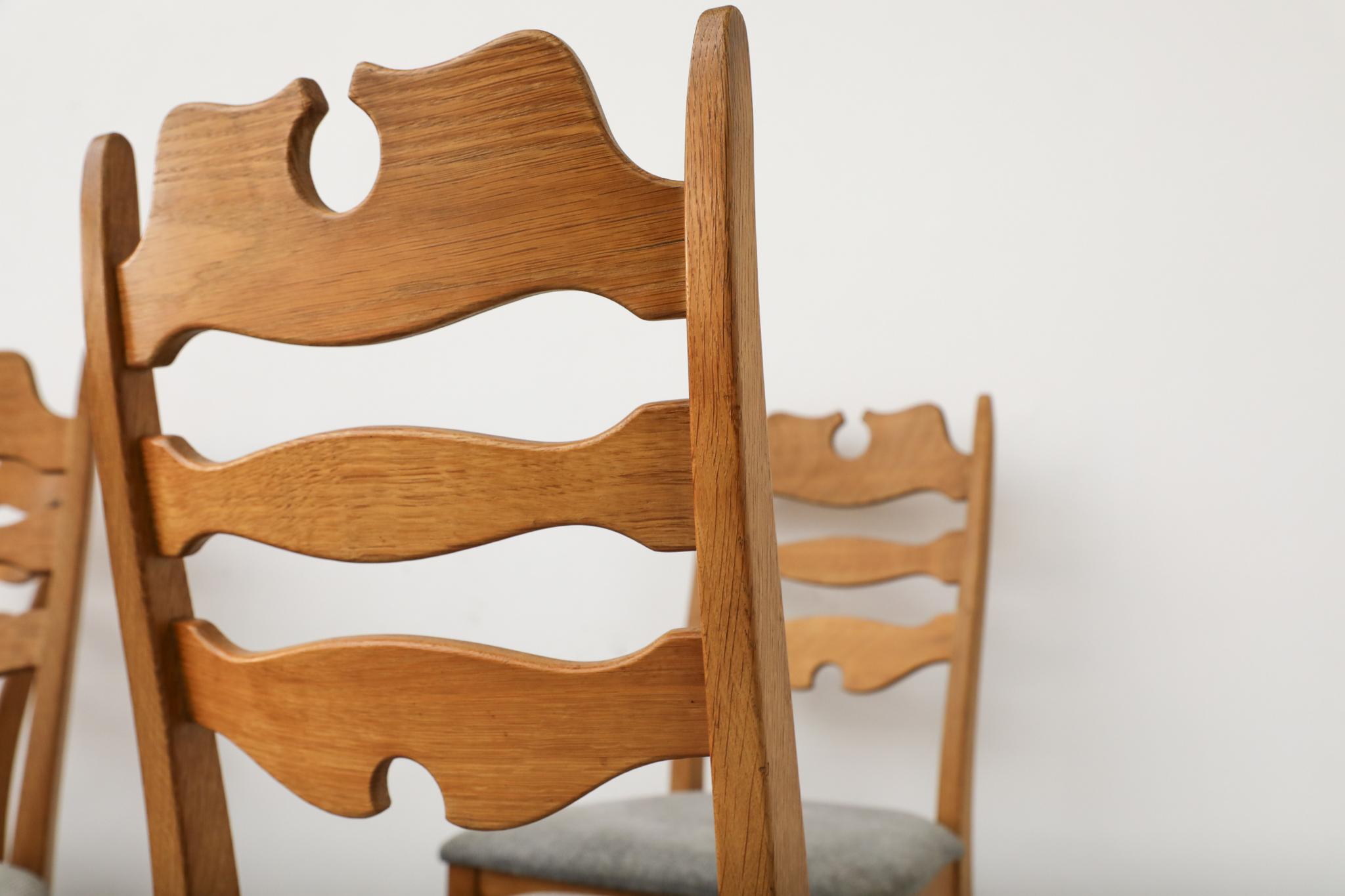 Ensemble de 6 chaises de salle à manger en Oak Oak à dossier rasoir par Henning Kjaernulf en vente 10