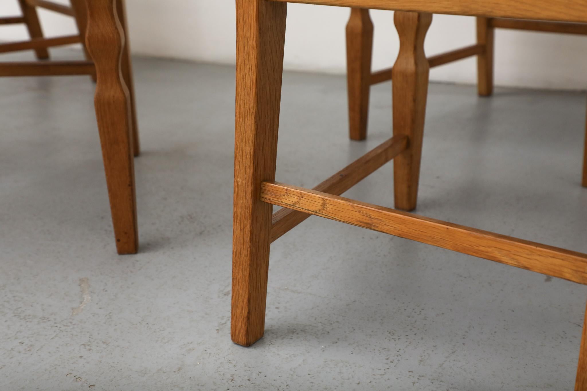 Ensemble de 6 chaises de salle à manger en Oak Oak à dossier rasoir par Henning Kjaernulf en vente 11
