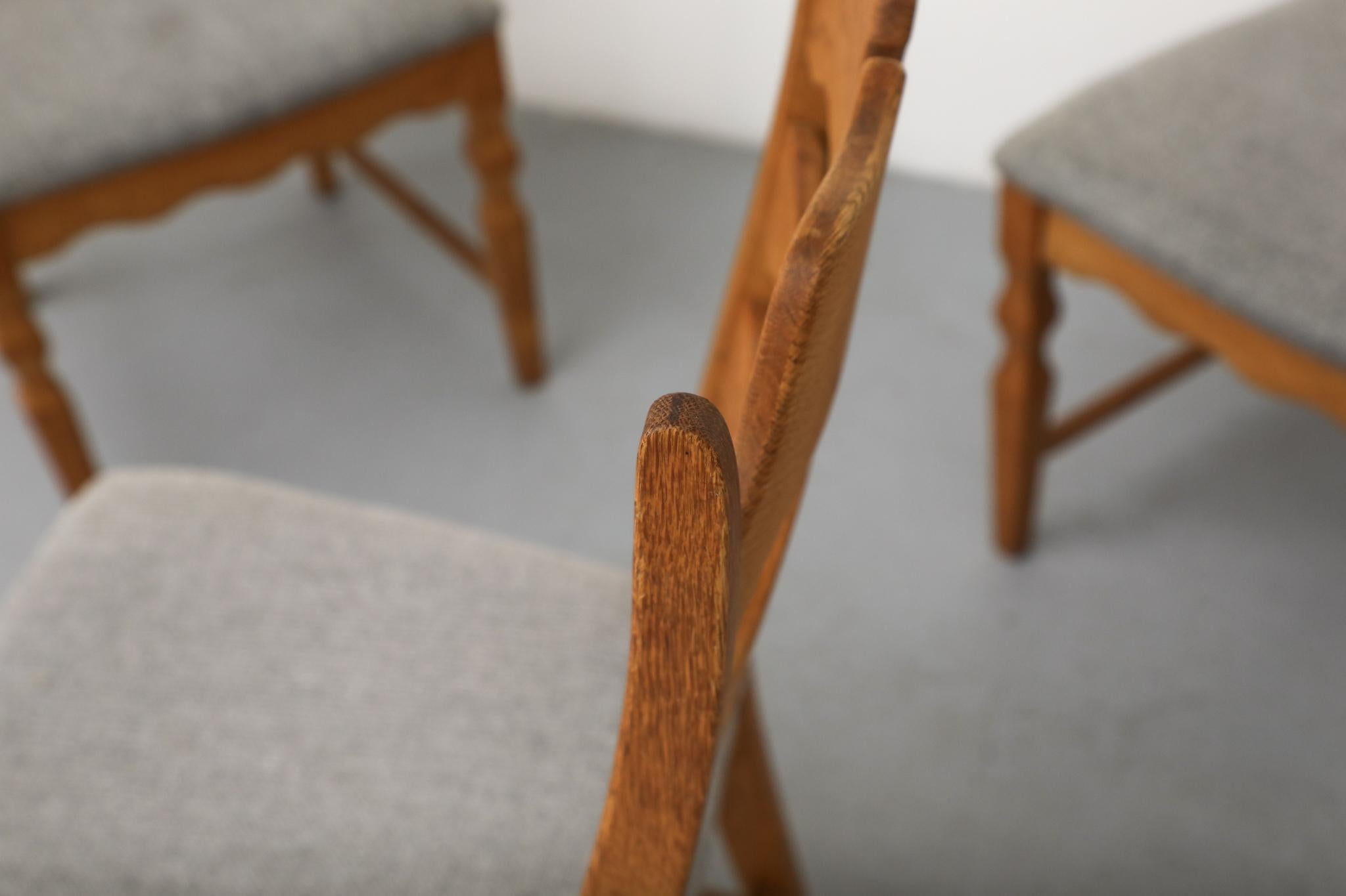 Ensemble de 6 chaises de salle à manger en Oak Oak à dossier rasoir par Henning Kjaernulf en vente 12