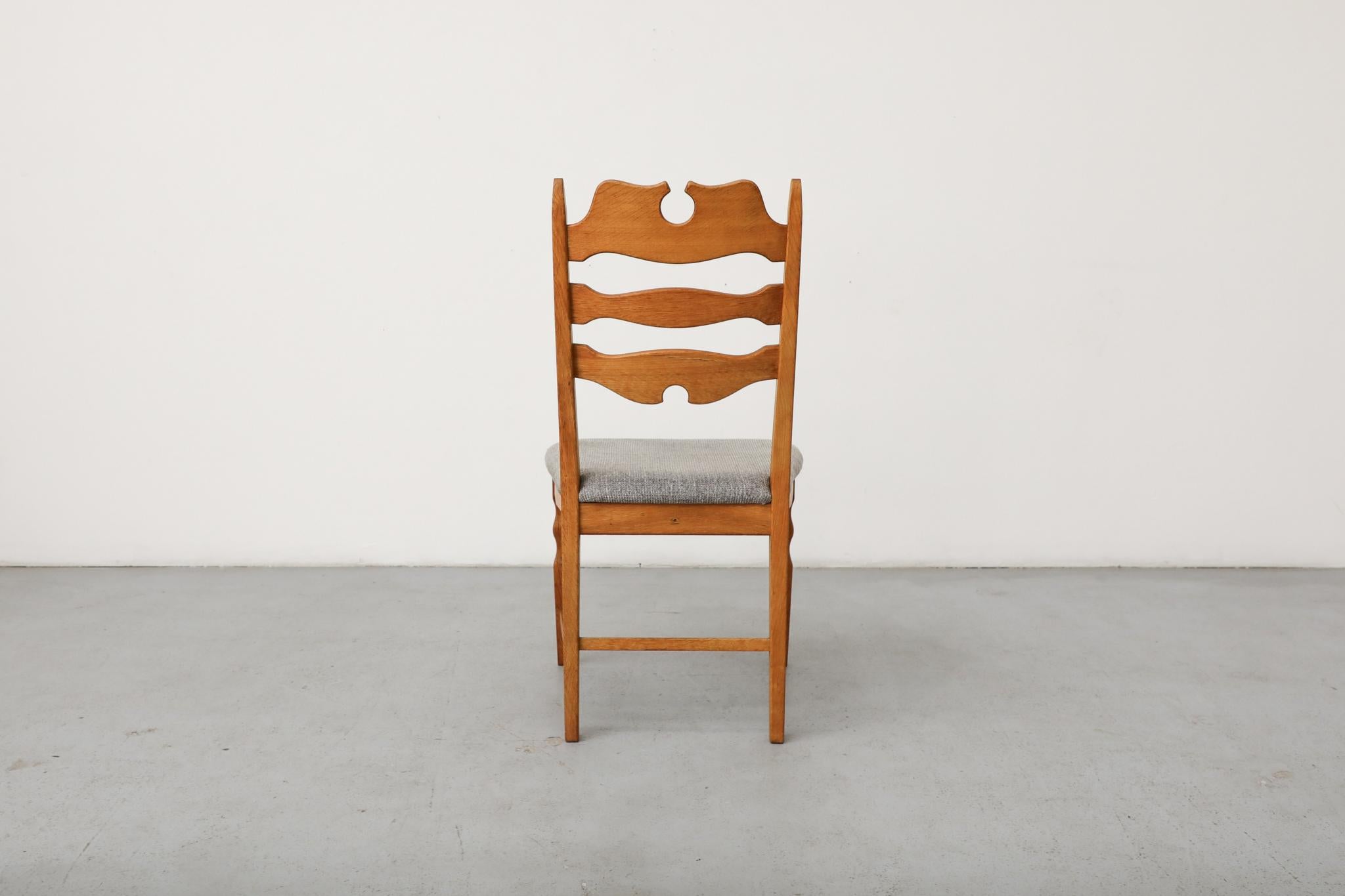 Milieu du XXe siècle Ensemble de 6 chaises de salle à manger en Oak Oak à dossier rasoir par Henning Kjaernulf en vente