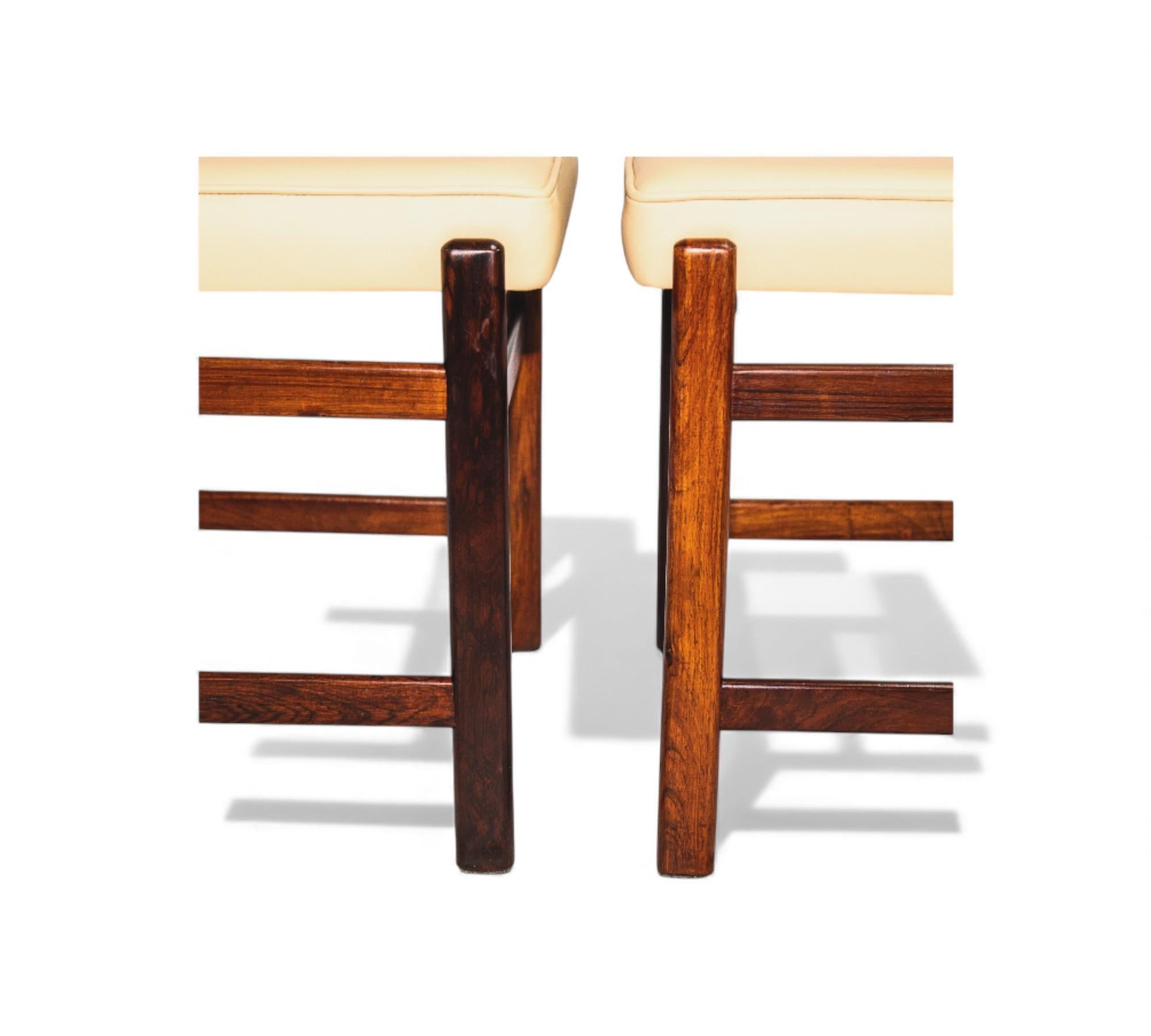 Pelle Set of 6 of “Marco” Chairs in Hardwood & Leather, Sergio Rodrigues, 1960s in vendita