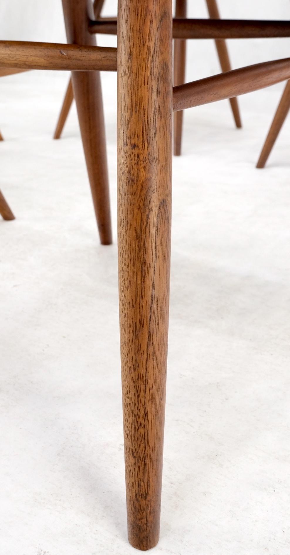 Set of 6 Oiled Walnut Spindle Back Dining Chairs by George Nakashima In Good Condition For Sale In Rockaway, NJ