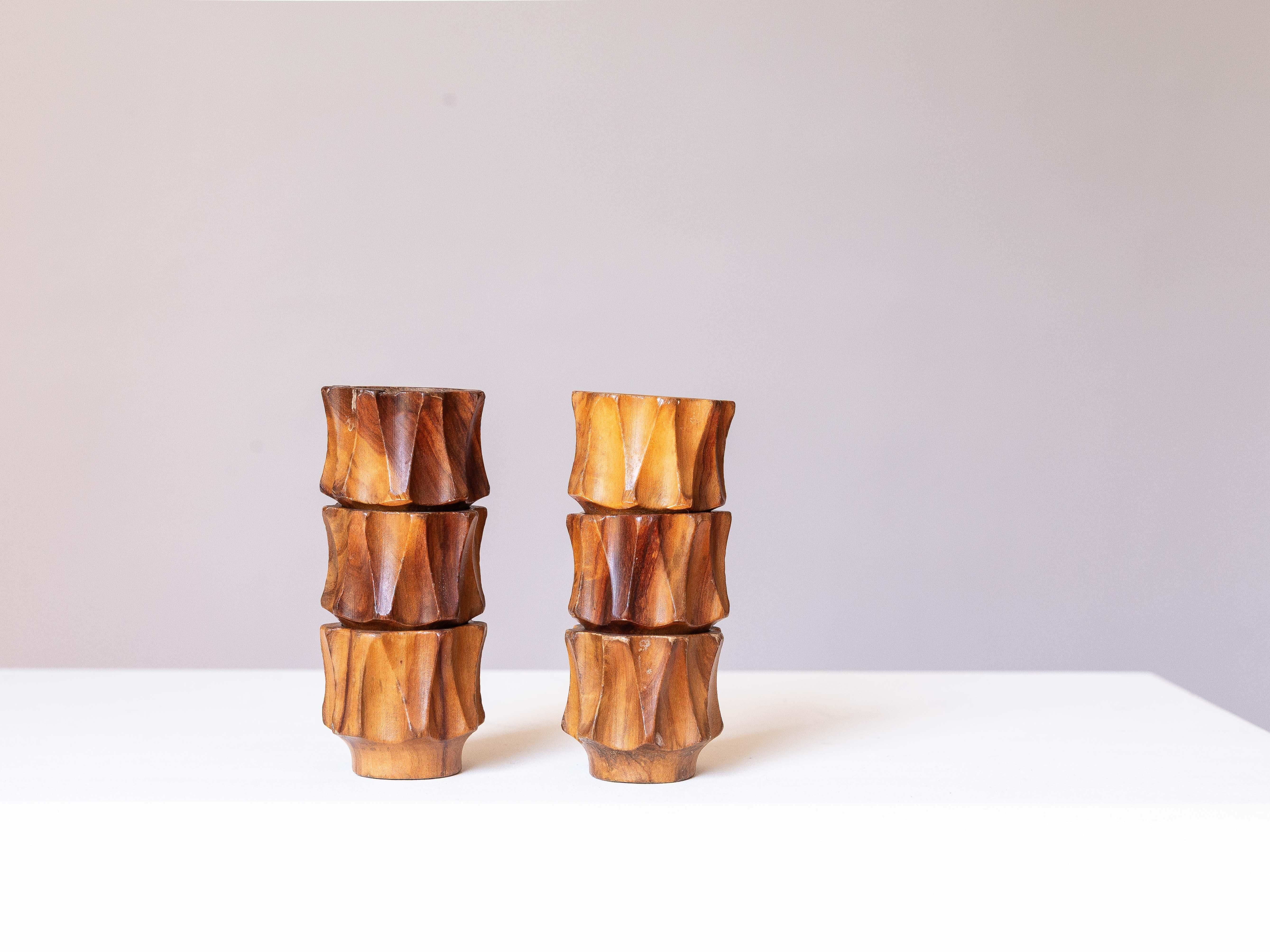 Lot de 6 coquetiers en bois d'olivier, sculptés à la main, art populaire français des années 1960 en vente 1