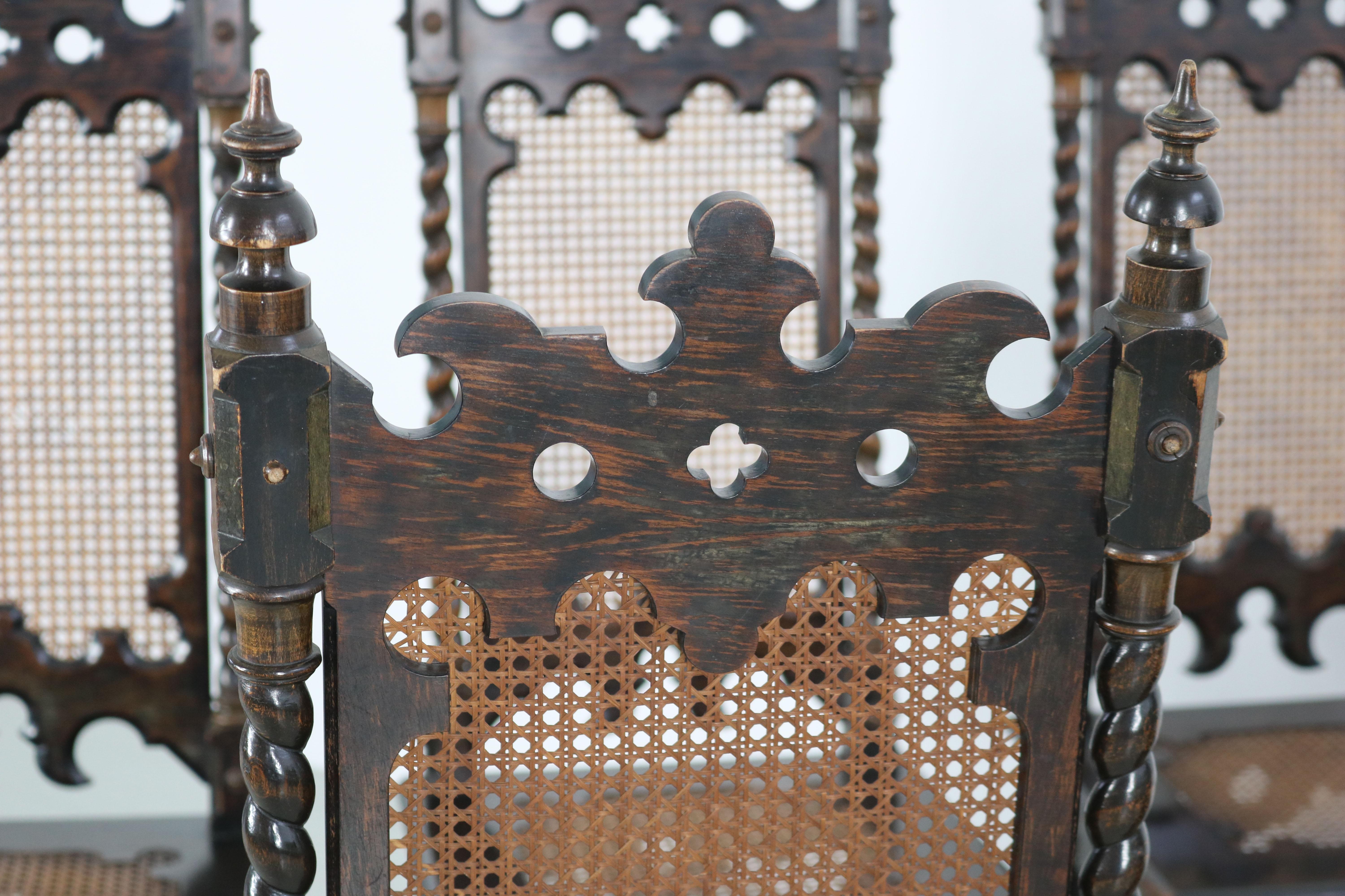 Ensemble de 6 chaises originales de style néo-gothique du 19ème siècle 9